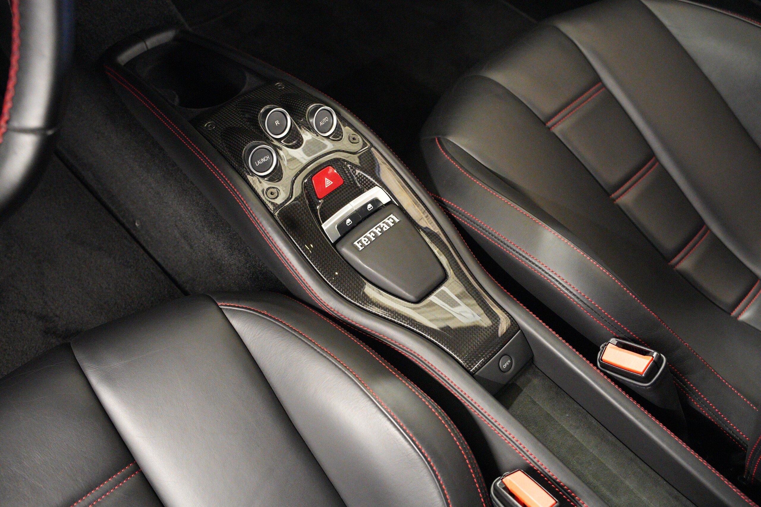 Ferrari 458 Italia F1 DCT (photo: 14)