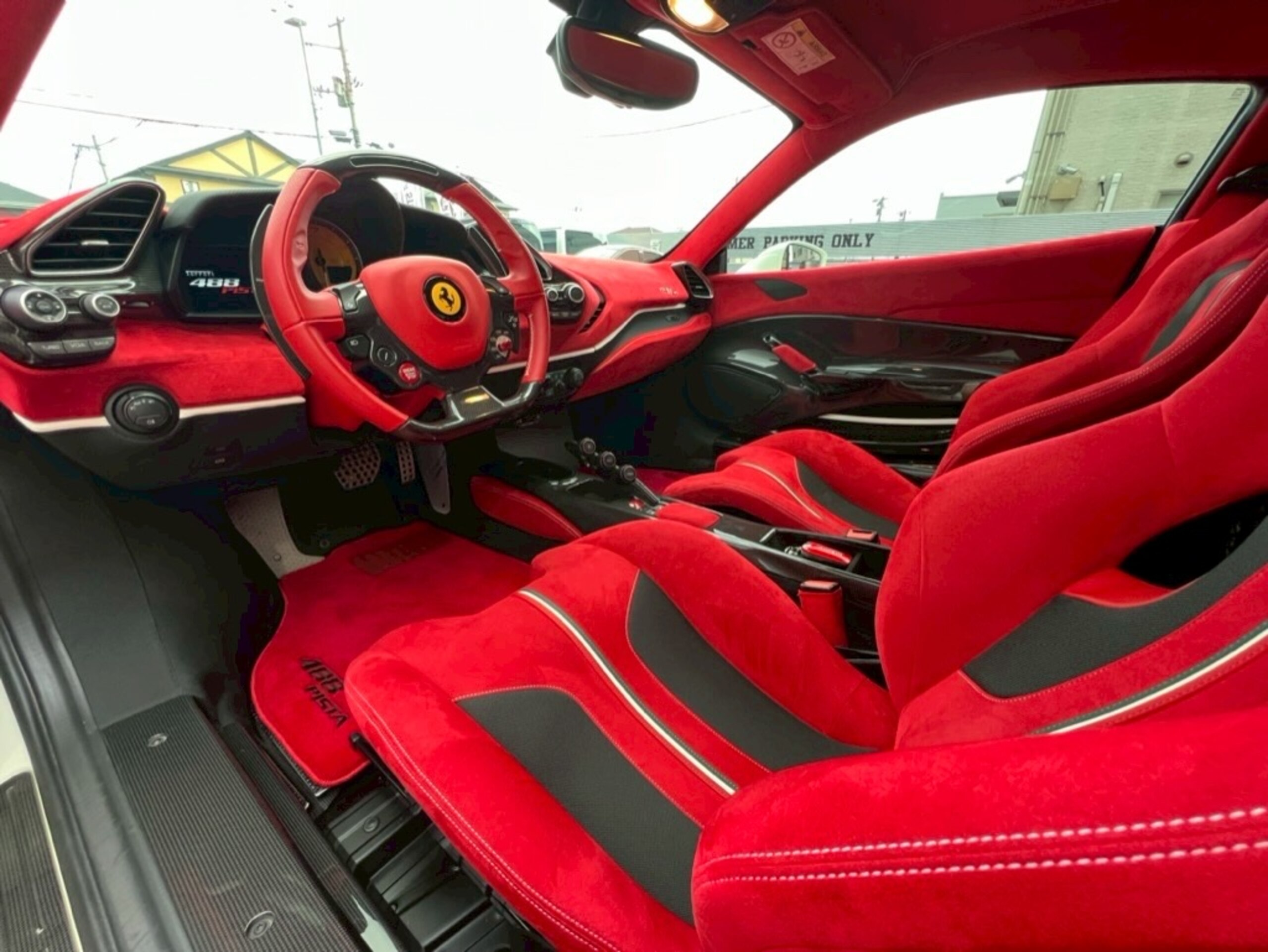Ferrari 488 Pista (photo: 12)