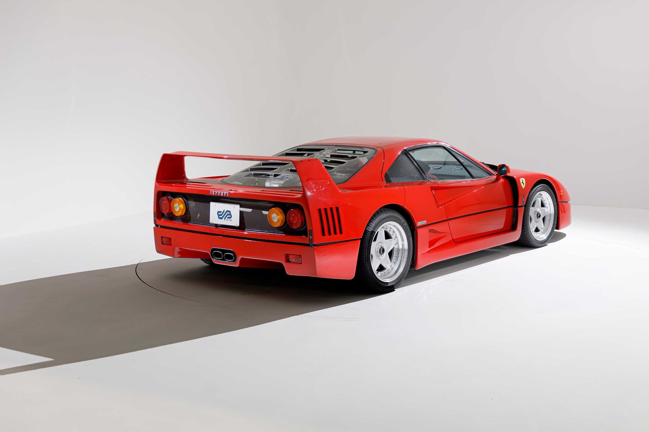 Ferrari F40 (photo: 5)