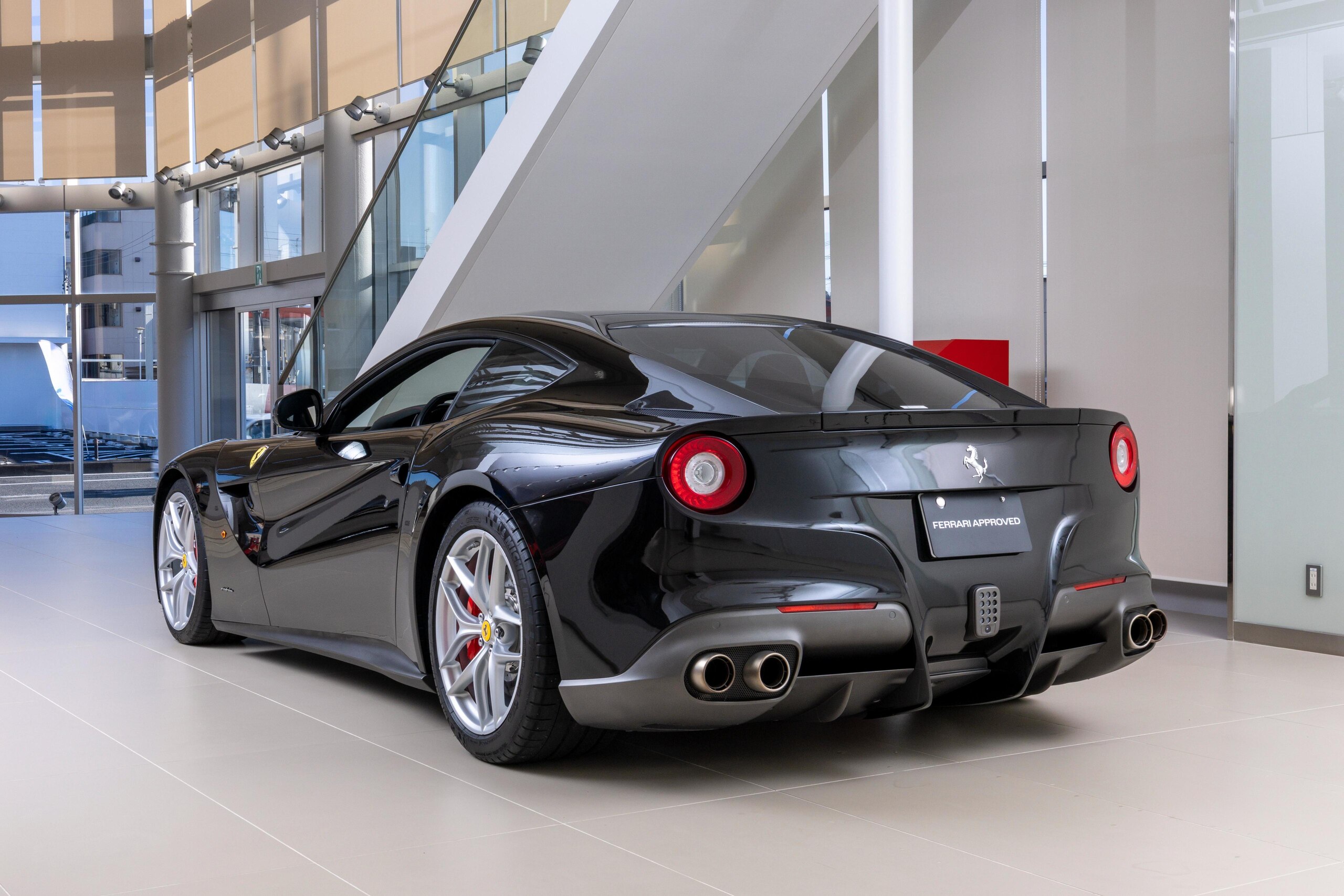 Ferrari F12 Berlinetta (photo: 4)