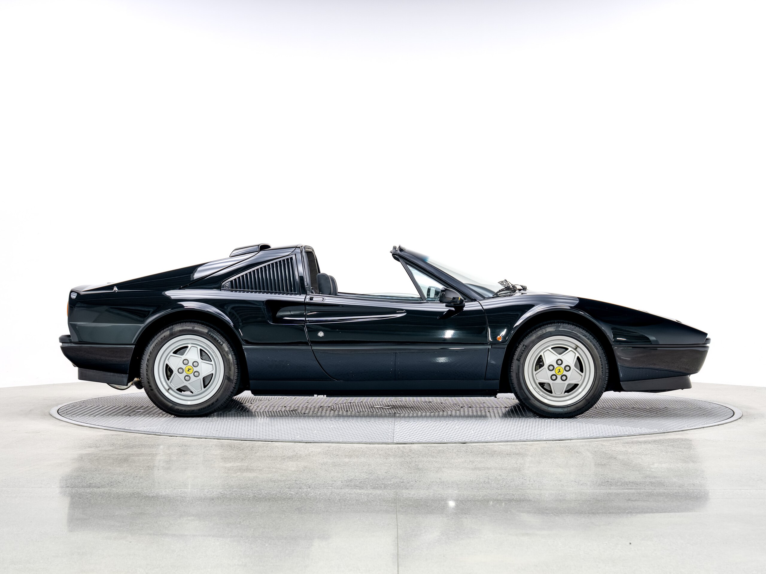 Ferrari 328GTS (photo: 8)