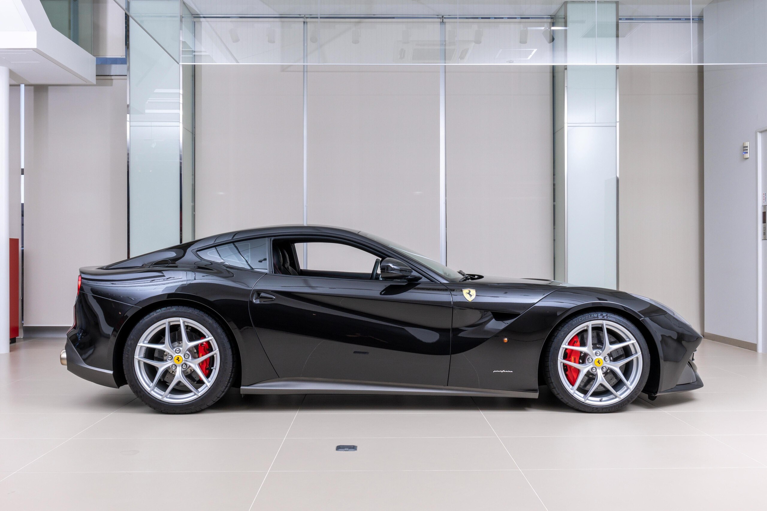 Ferrari F12 Berlinetta (photo: 6)