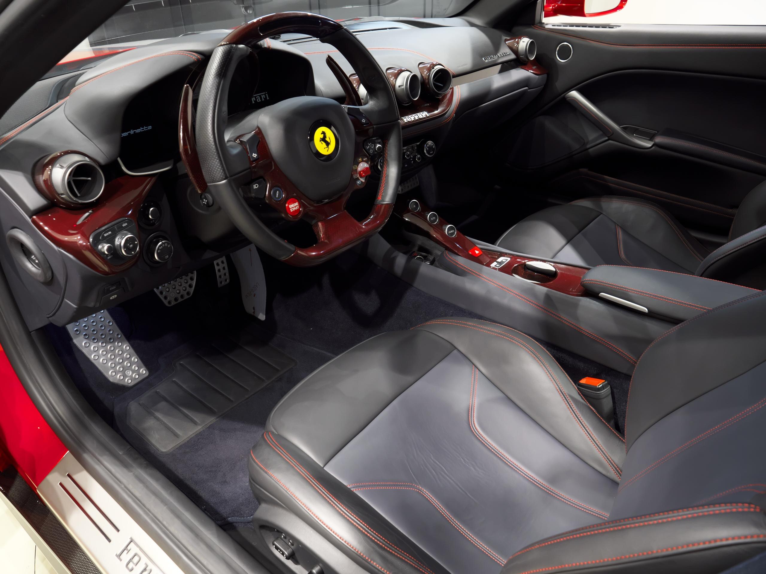 Ferrari F12 Berlinetta (photo: 9)