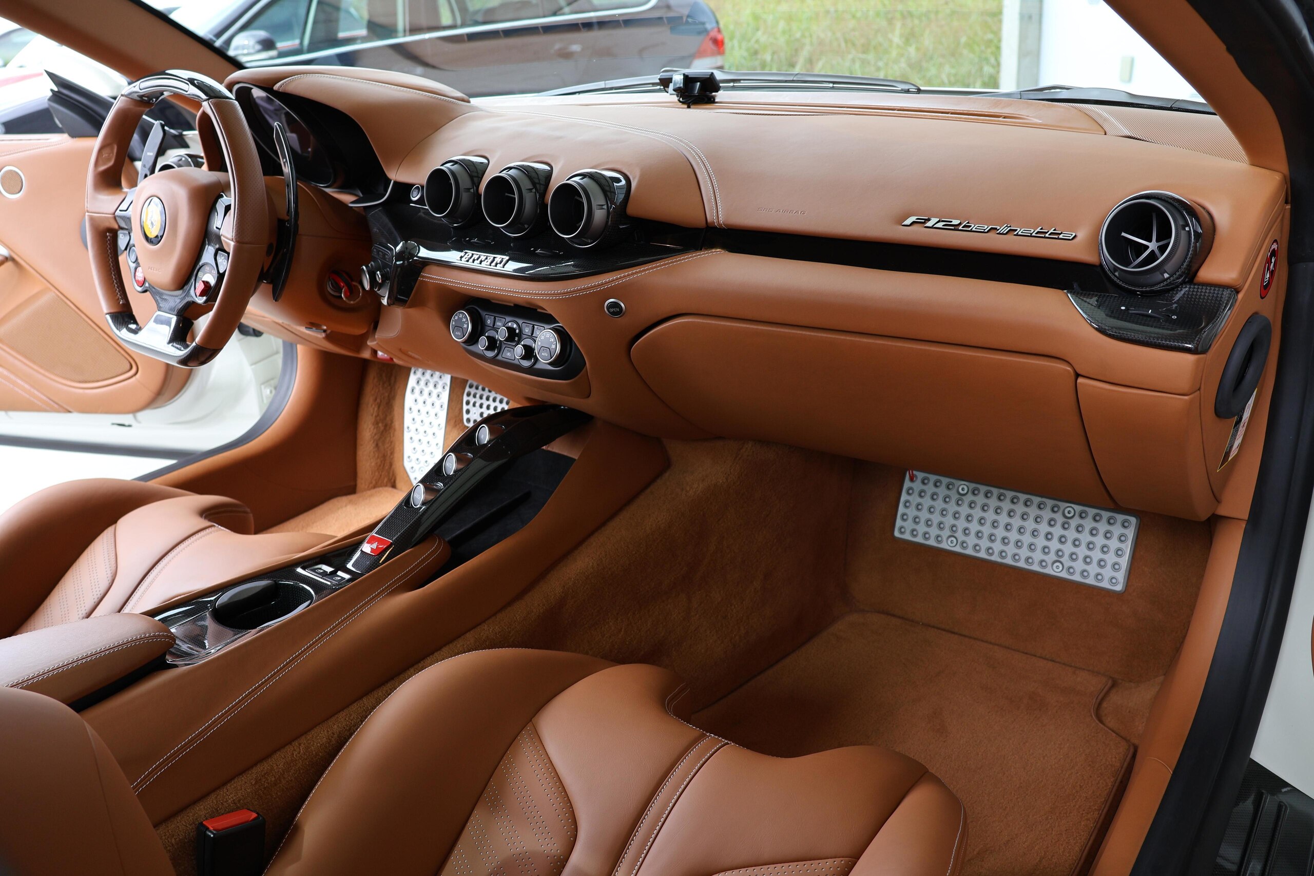 Ferrari F12 Berlinetta (photo: 13)