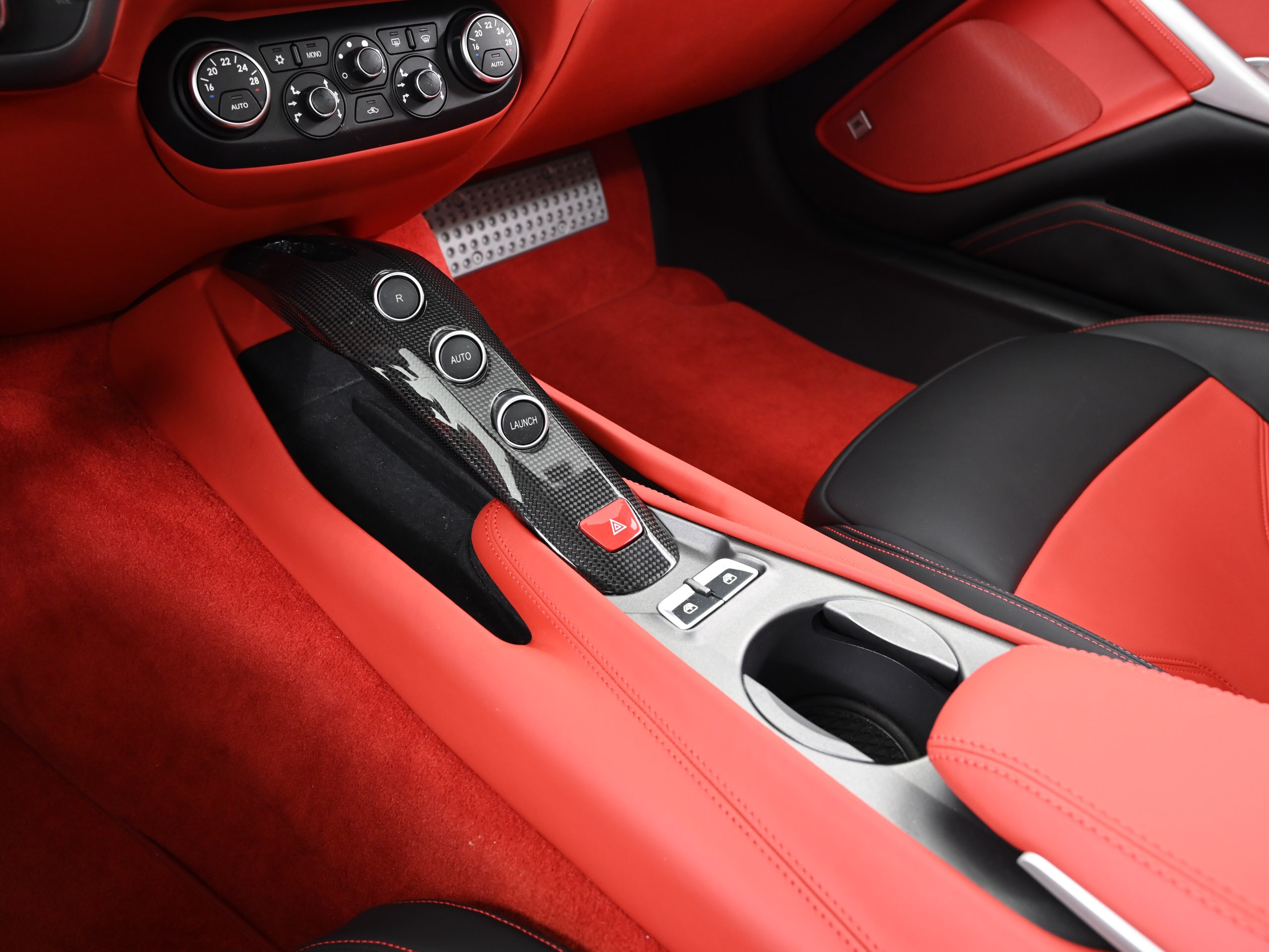 Ferrari F12 Berlinetta (photo: 12)