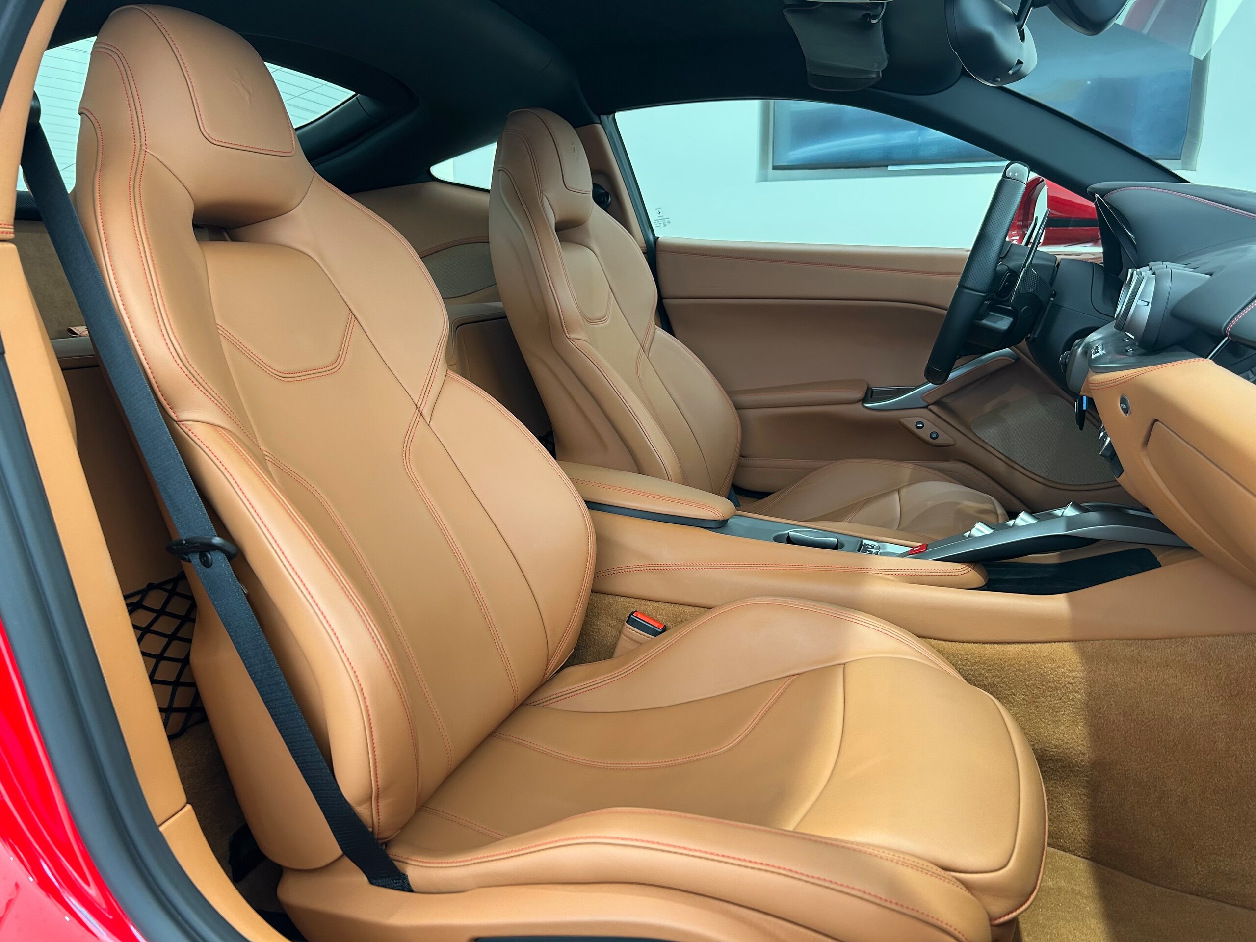 Ferrari F12 Berlinetta (photo: 12)