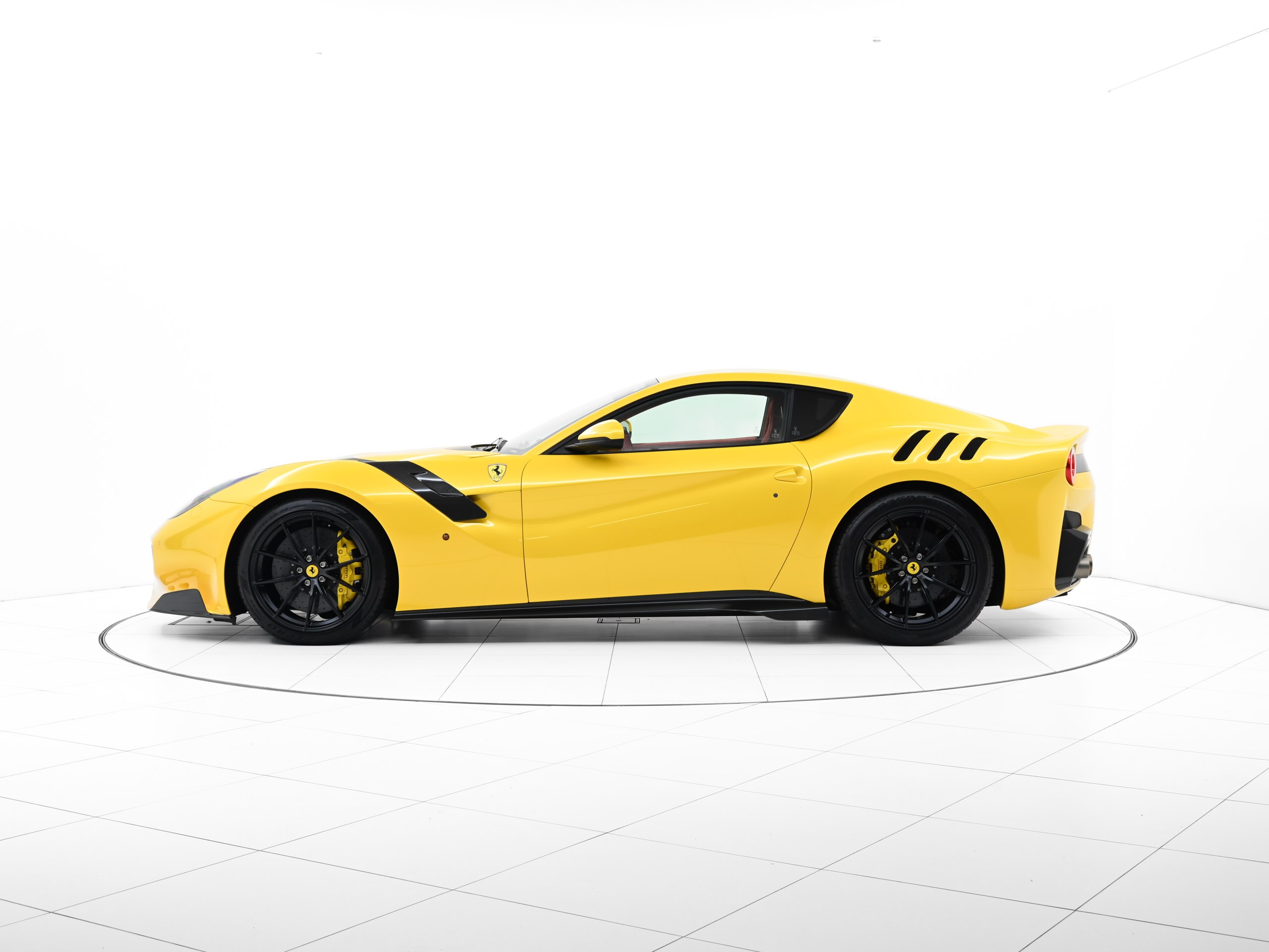 Ferrari F12tdf (photo: 4)