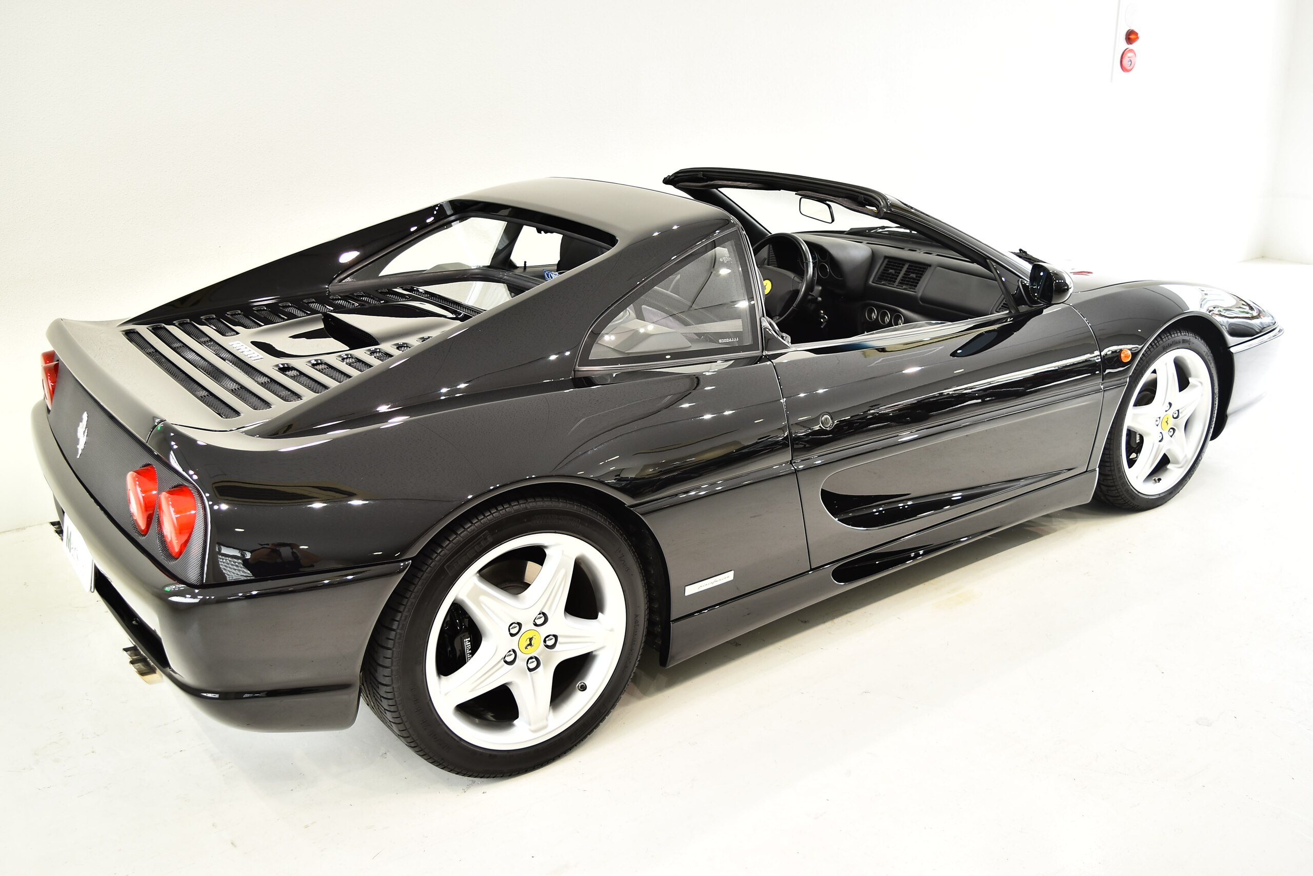 Ferrari F355 GTS (photo: 3)