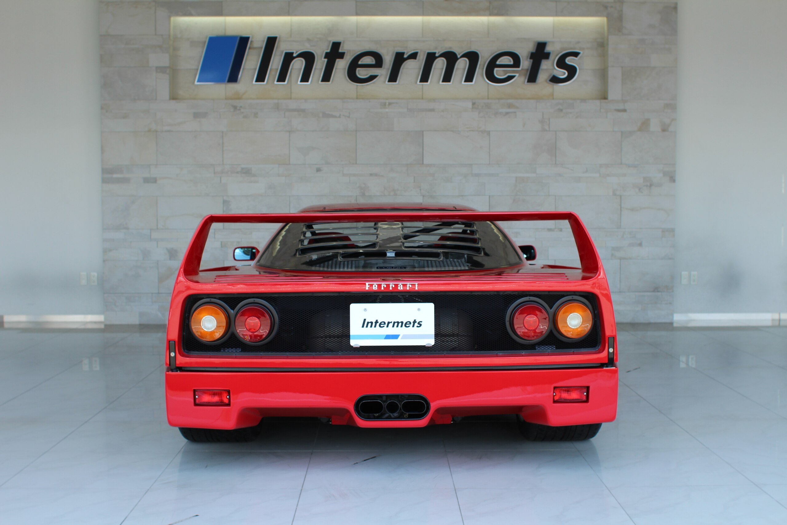 Ferrari F40 (photo: 2)