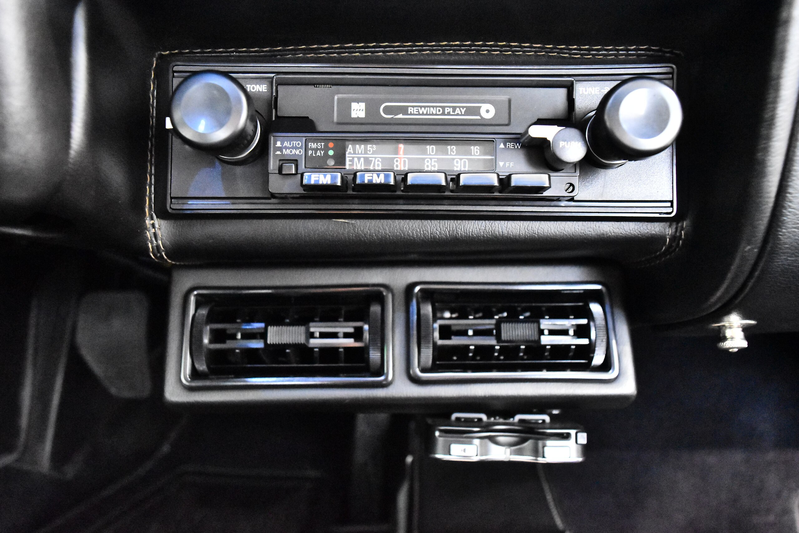 Ferrari 308 GTB (photo: 8)