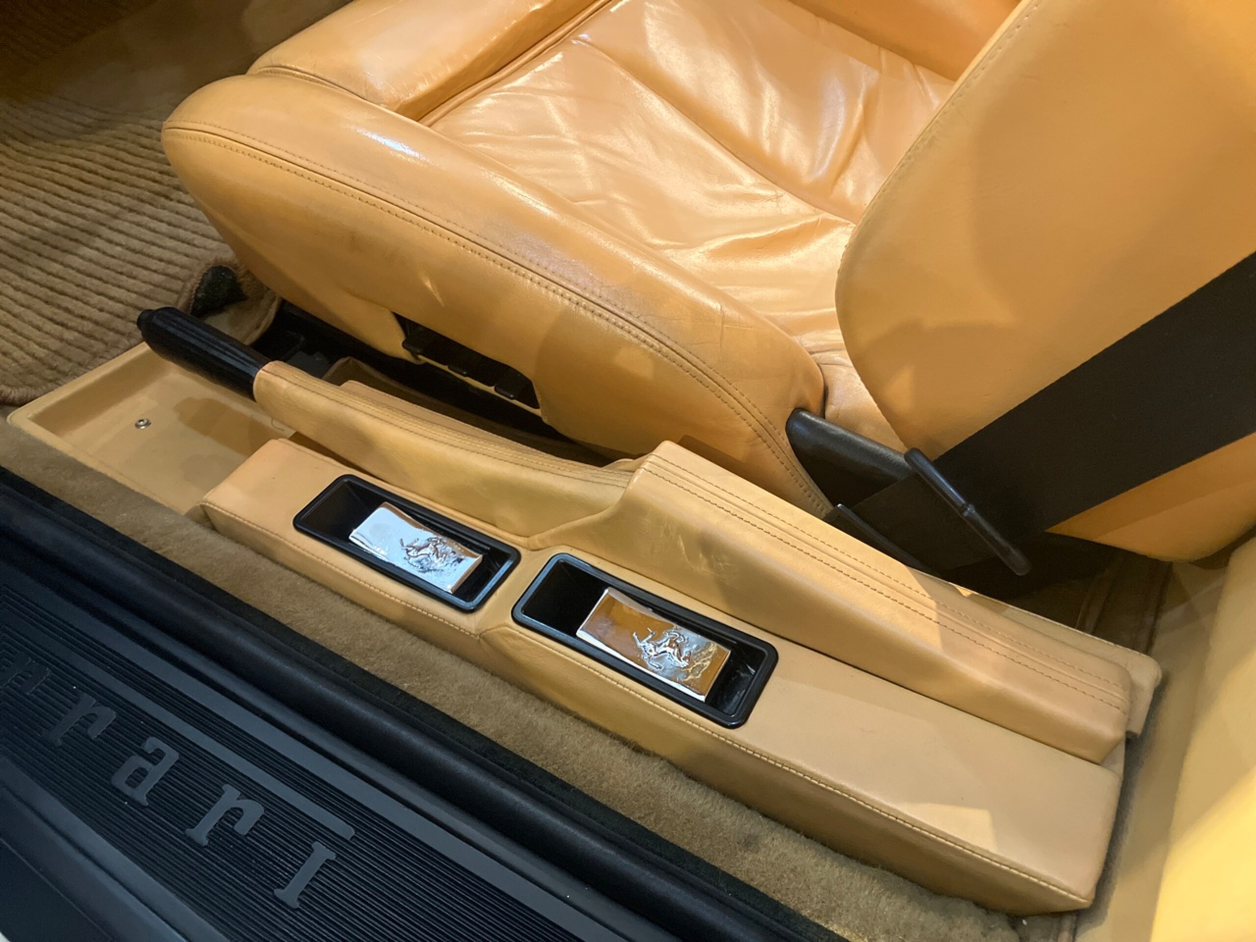 Ferrari Testarossa (photo: 11)