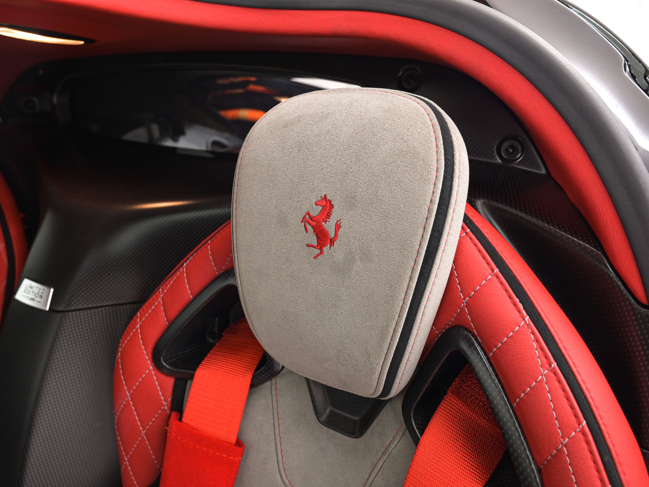 Ferrari LaFerrari (photo: 6)