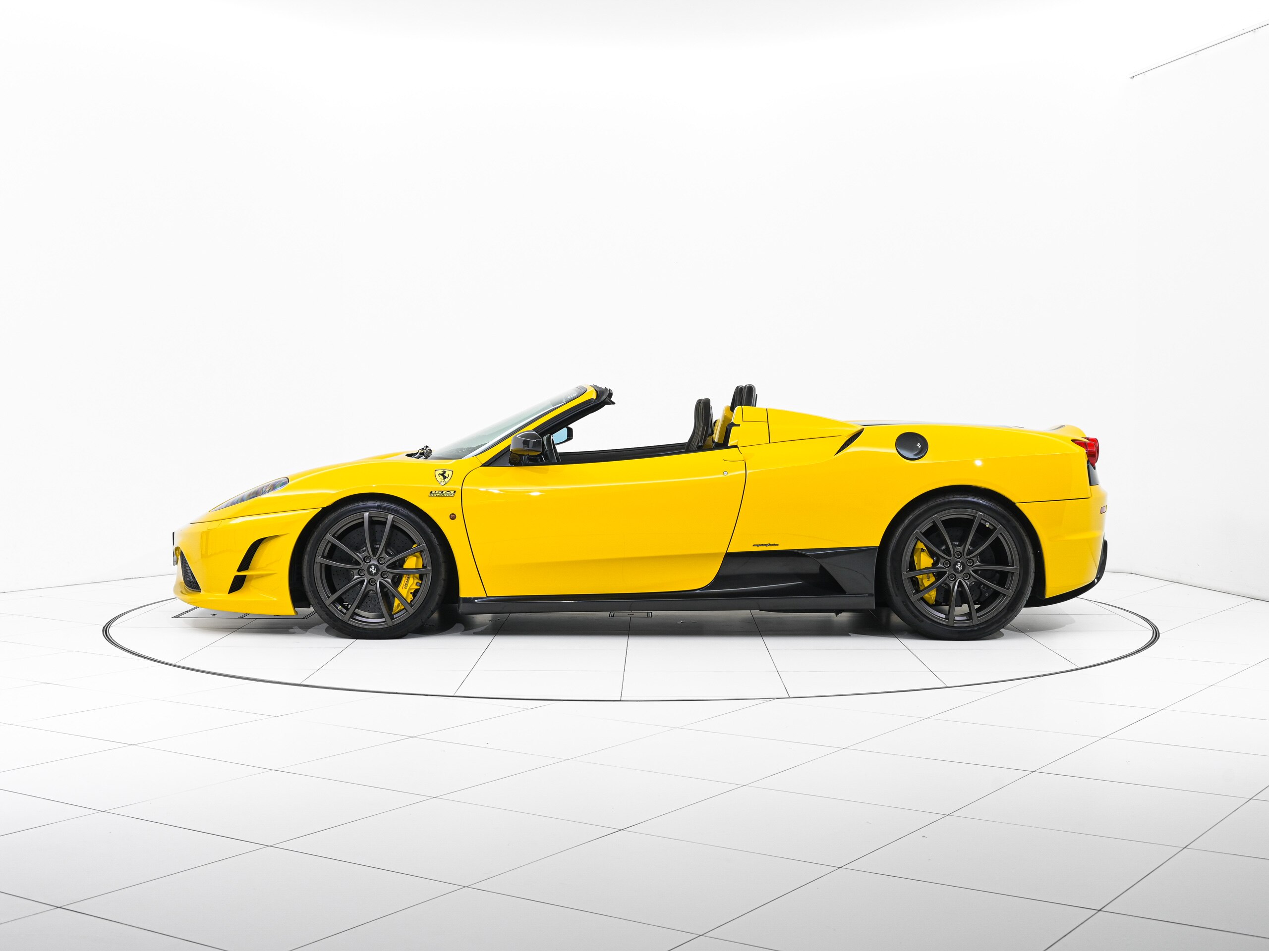 Ferrari Scuderia Spider 16M (photo: 2)