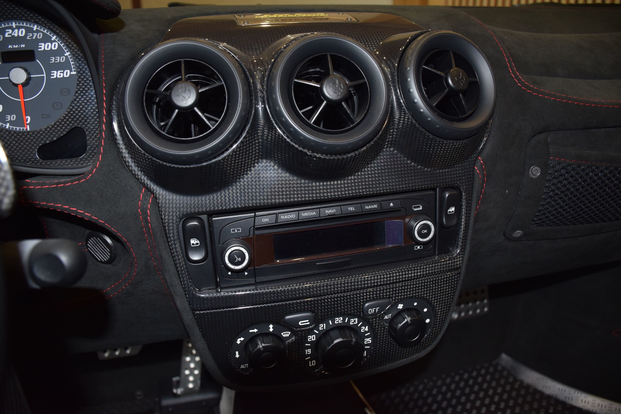 Ferrari Scuderia Spider 16M (photo: 9)