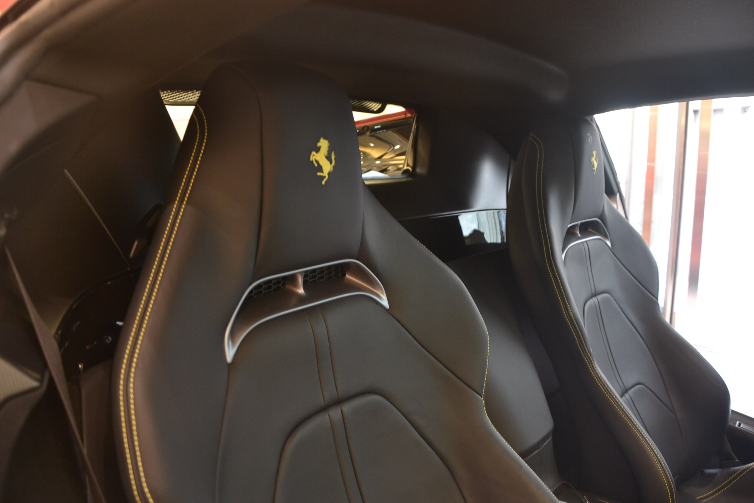 Ferrari SF90 Stradale (photo: 16)