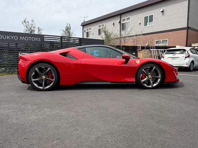Ferrari SF90 Stradale (photo: 3)