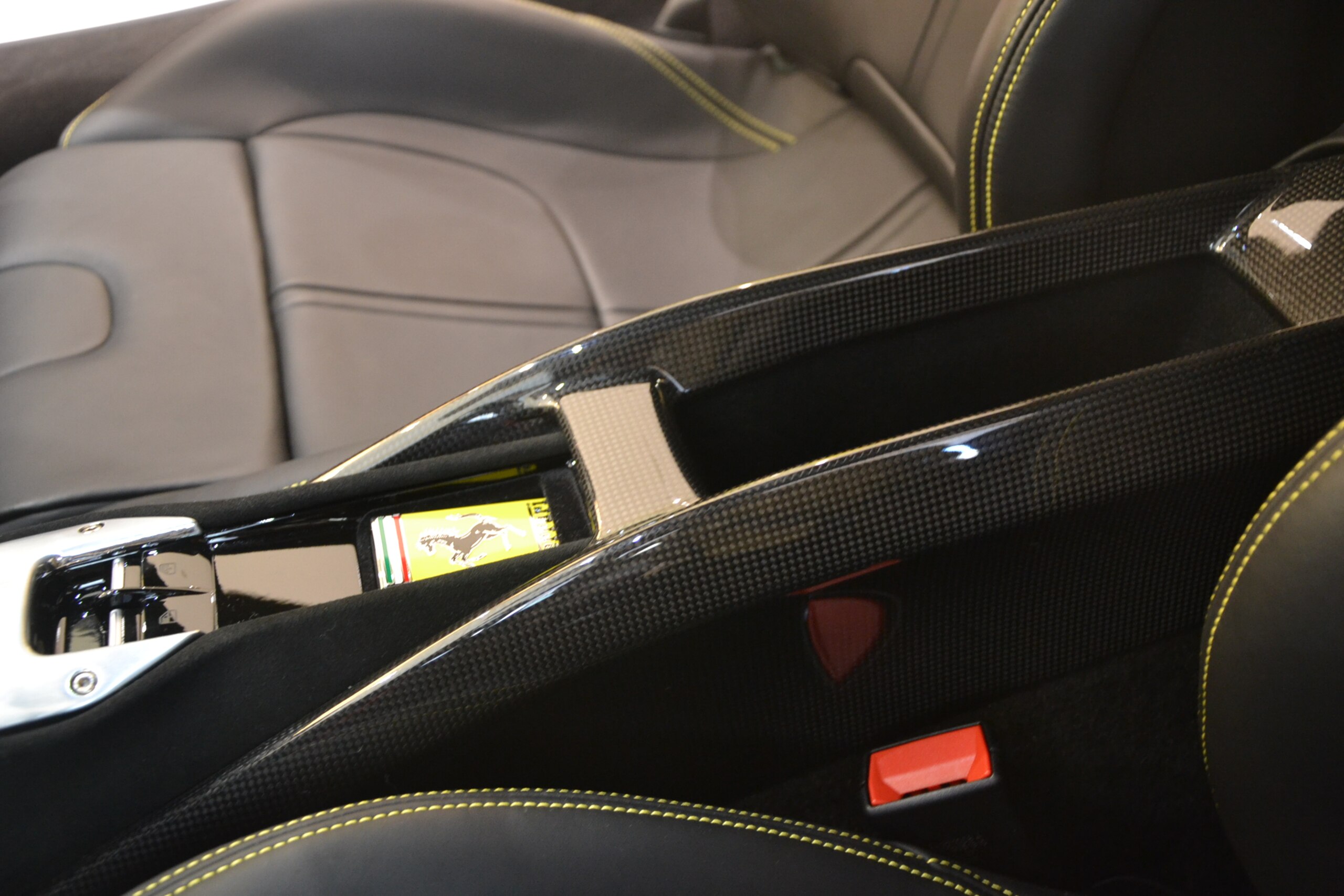 Ferrari SF90 Stradale (photo: 14)