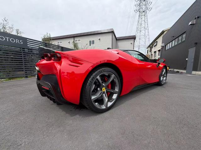 Ferrari SF90 Stradale (photo: 4)
