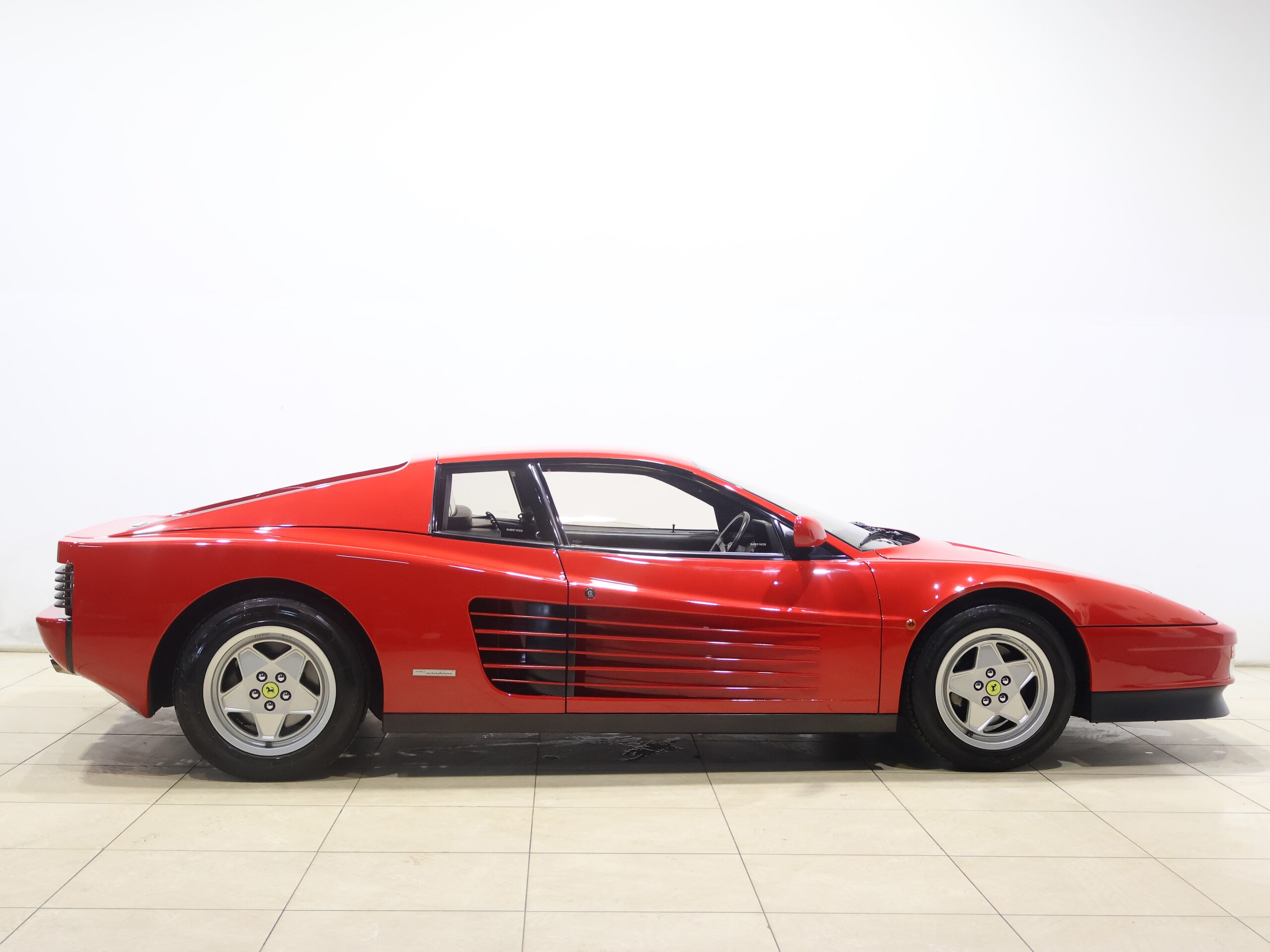 Ferrari Testarossa (photo: 2)
