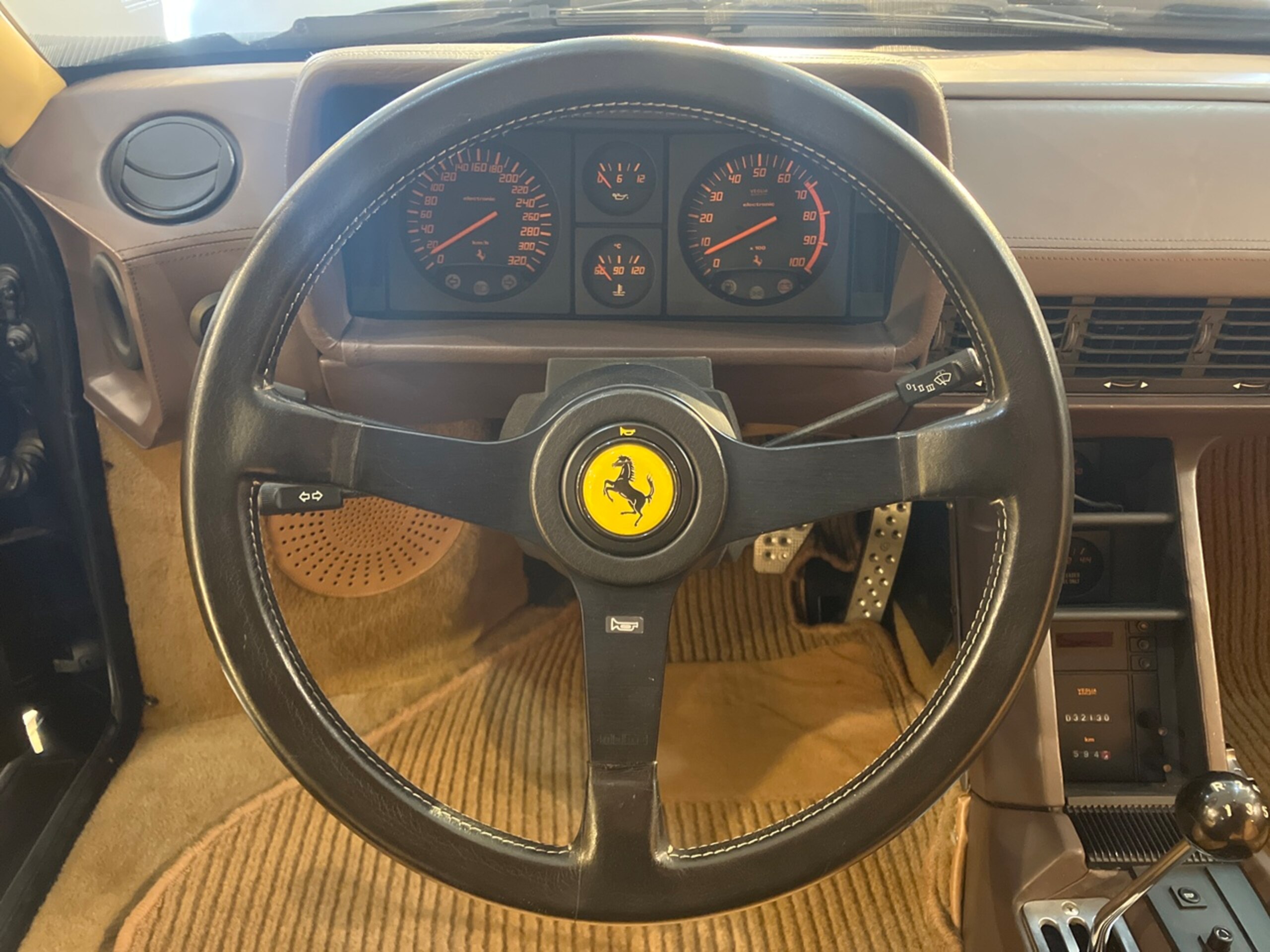 Ferrari Testarossa (photo: 9)