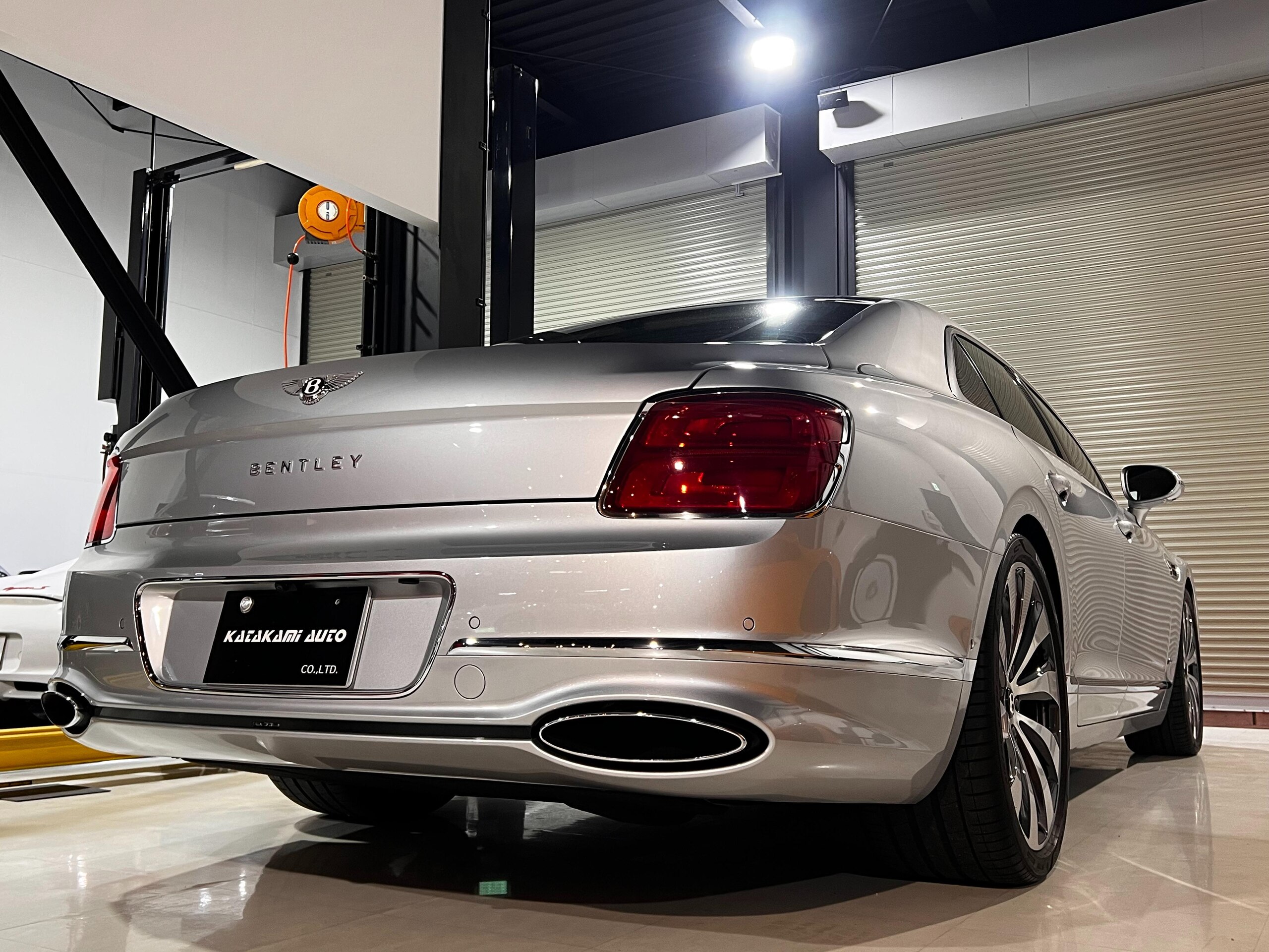Bentley Flying Spur (photo: 3)
