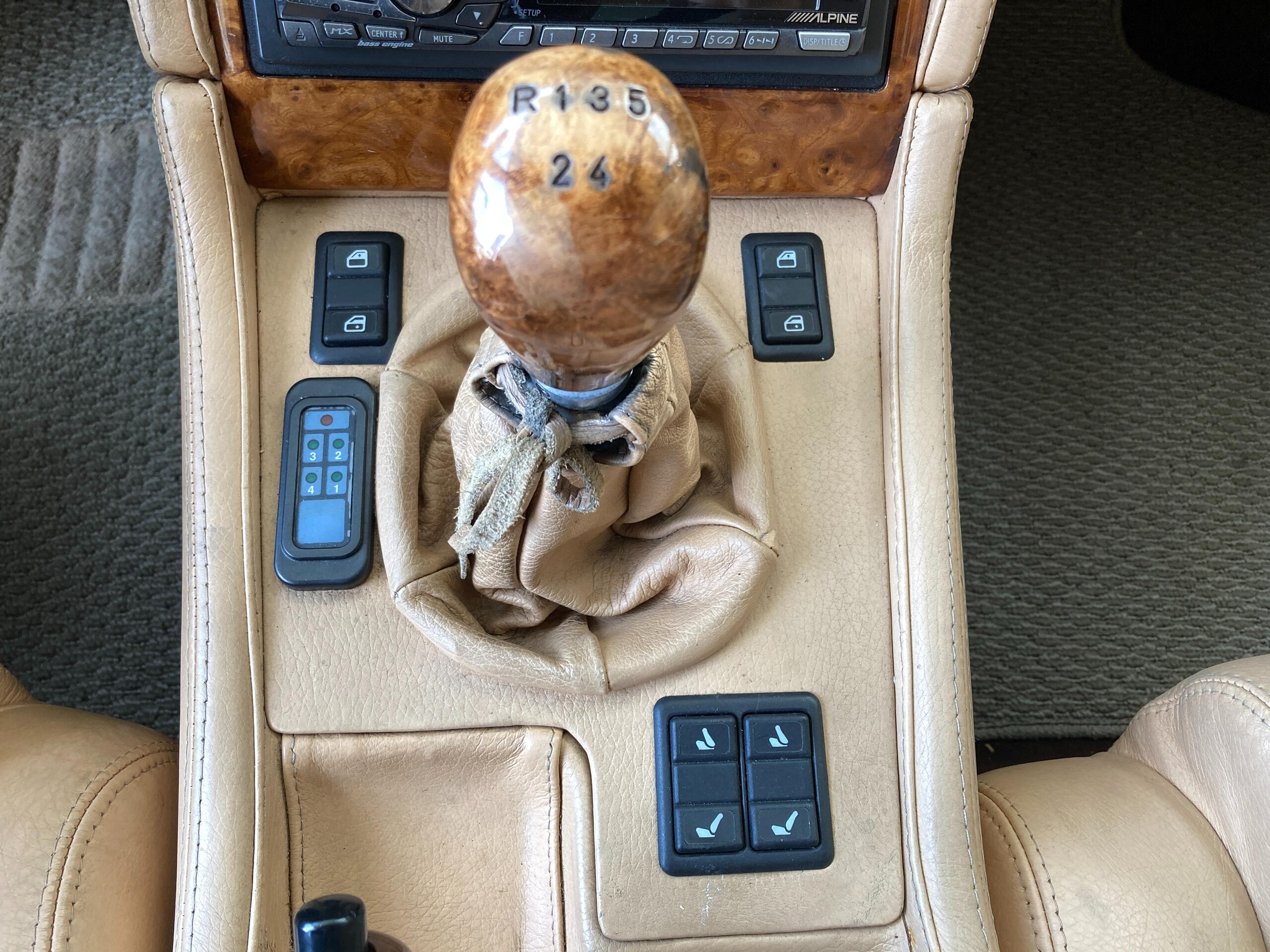 Maserati Ghibli (photo: 12)