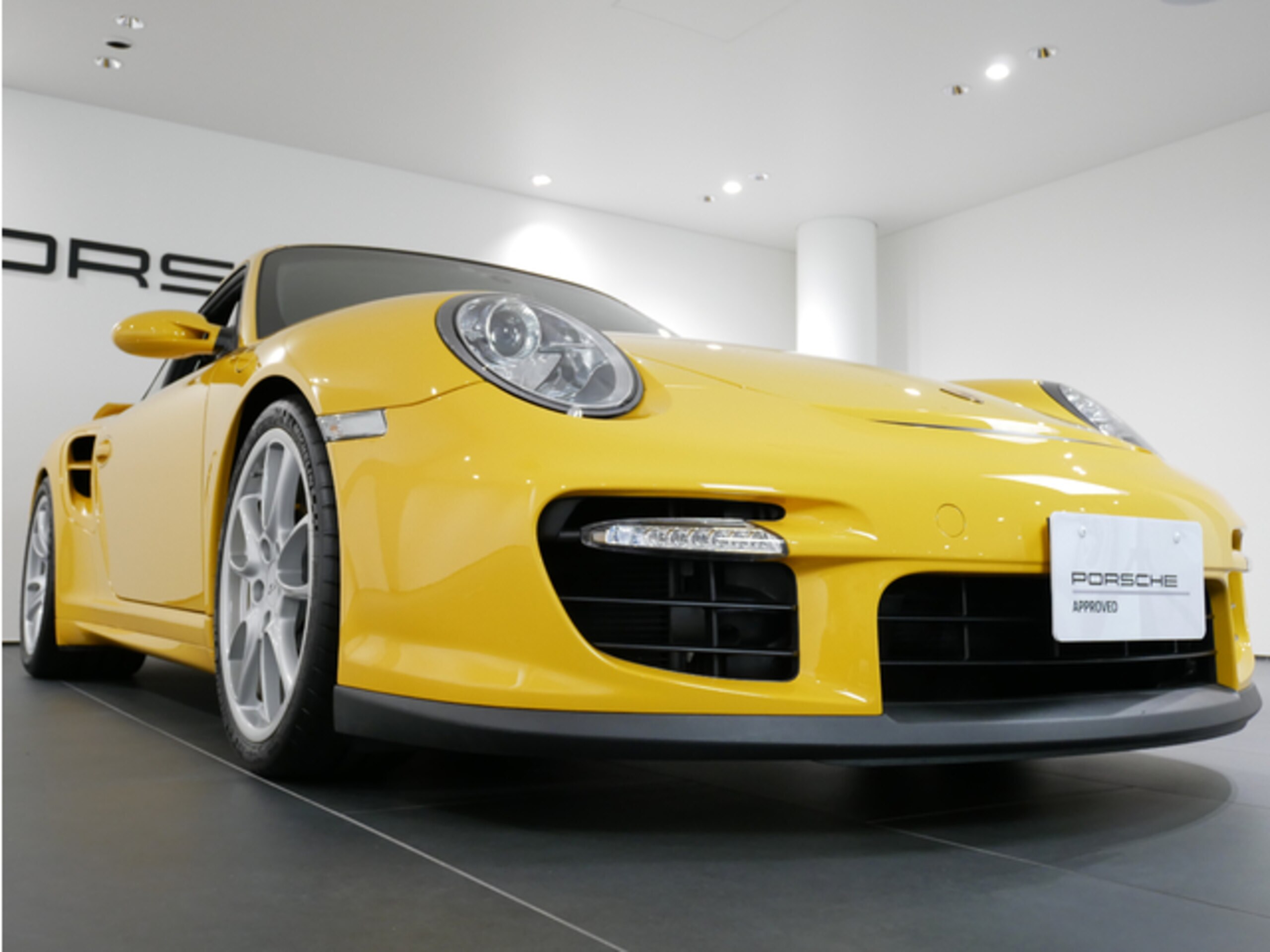 Porsche 911 GT2 (photo: 2)