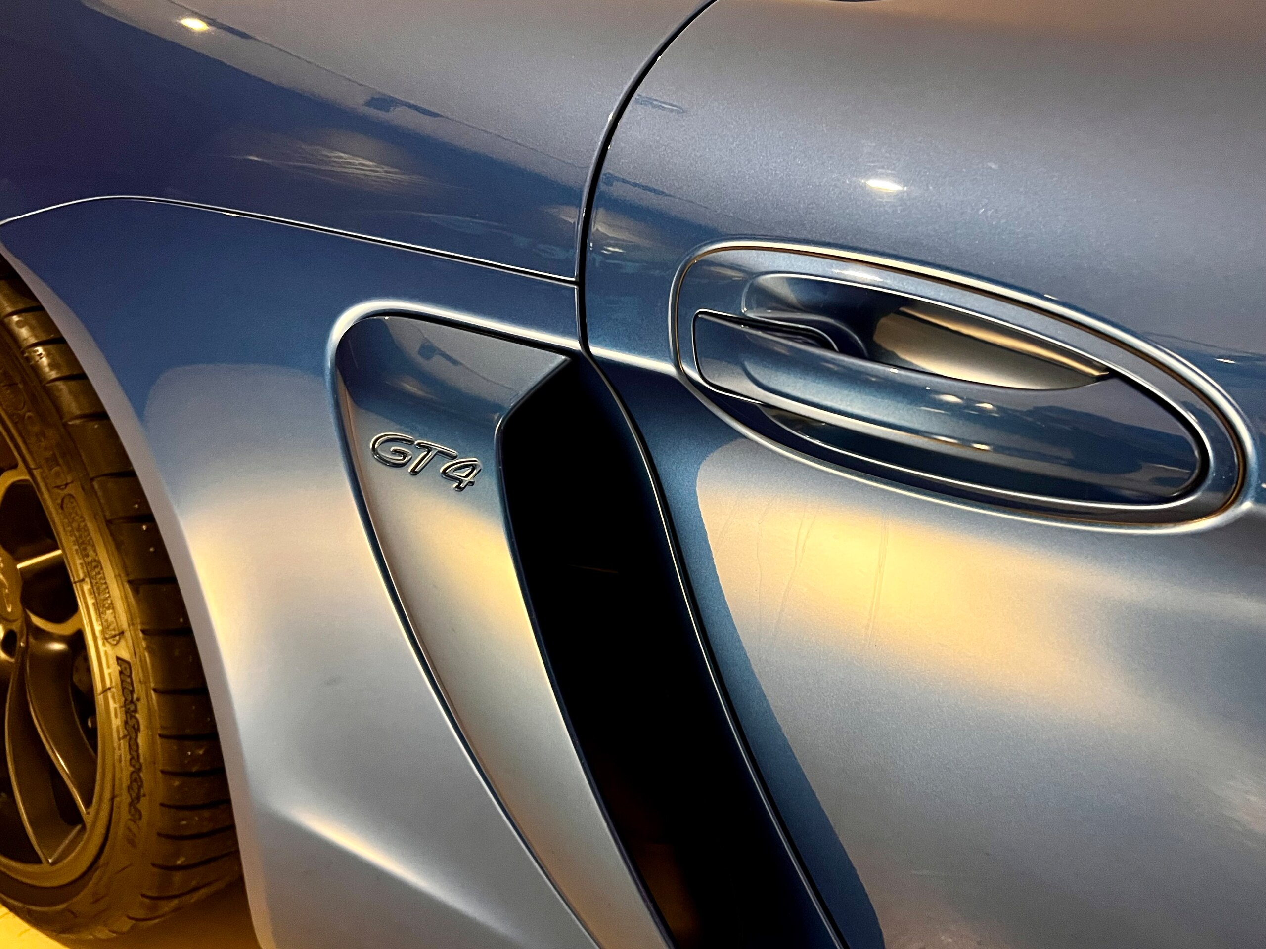 Porsche Cayman GT4 (photo: 9)
