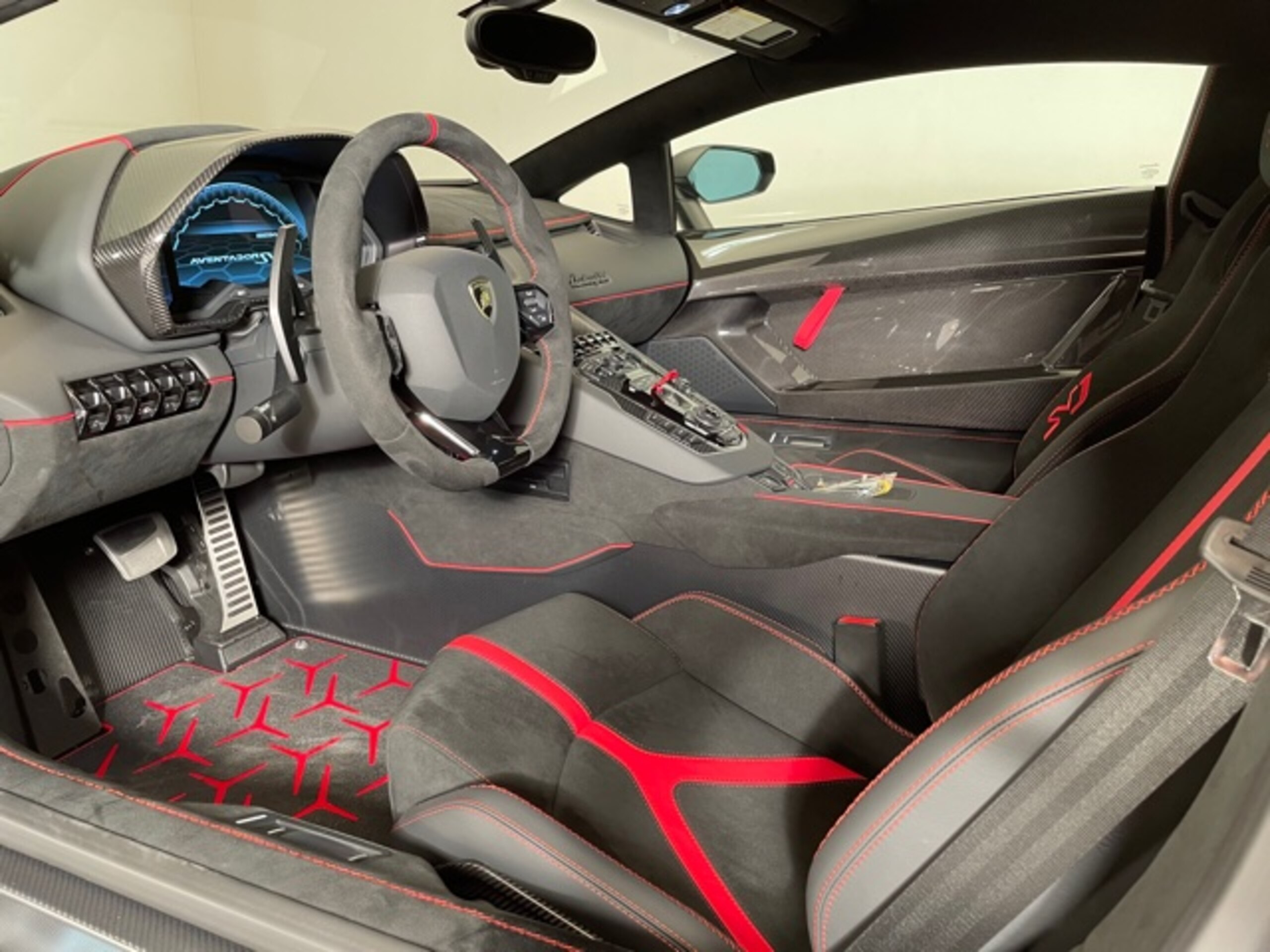 Lamborghini Aventador SVJ (photo: 12)