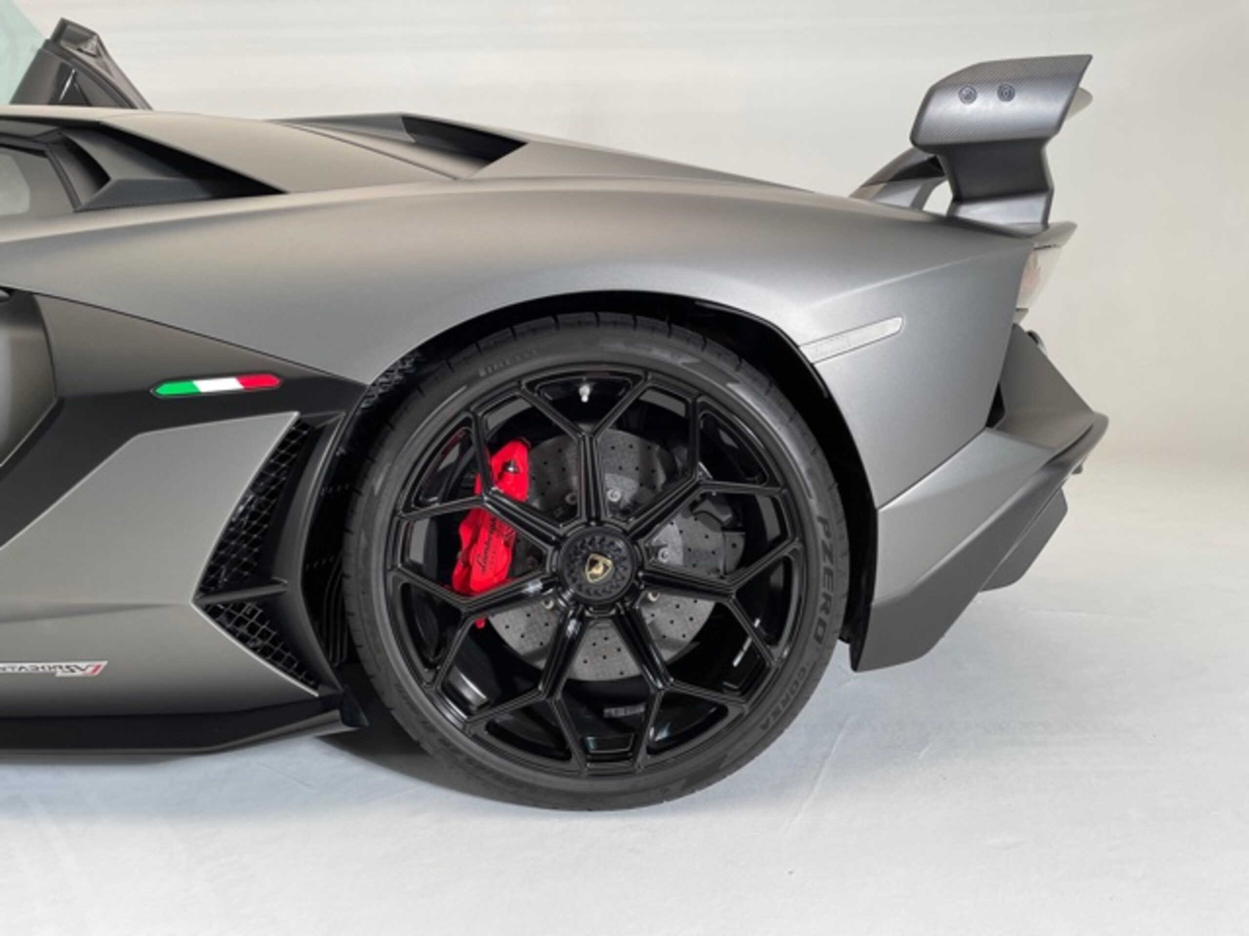 Lamborghini Aventador SVJ (photo: 9)