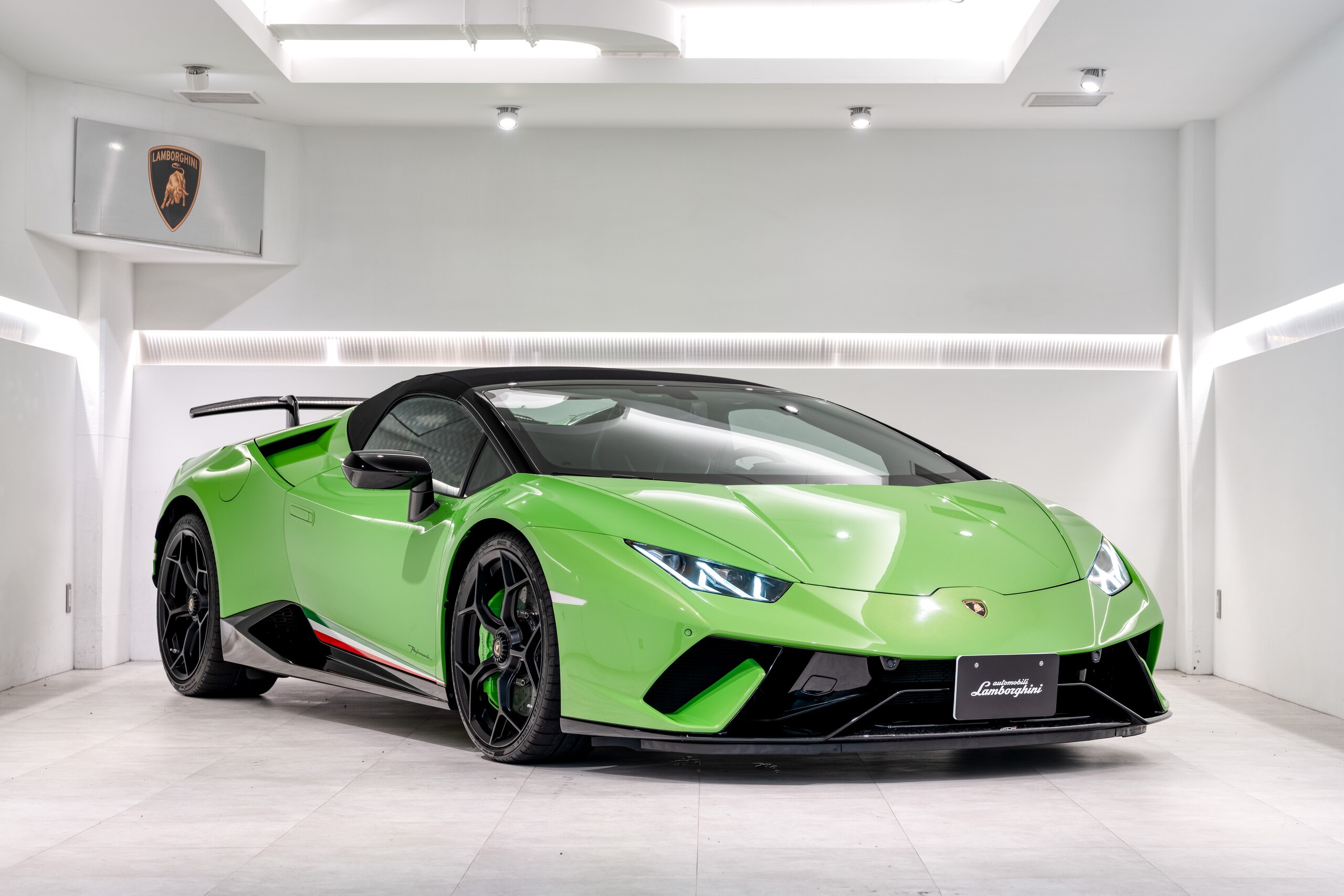 Lamborghini Huracán Spyder Performante 2019 for sale from Japan