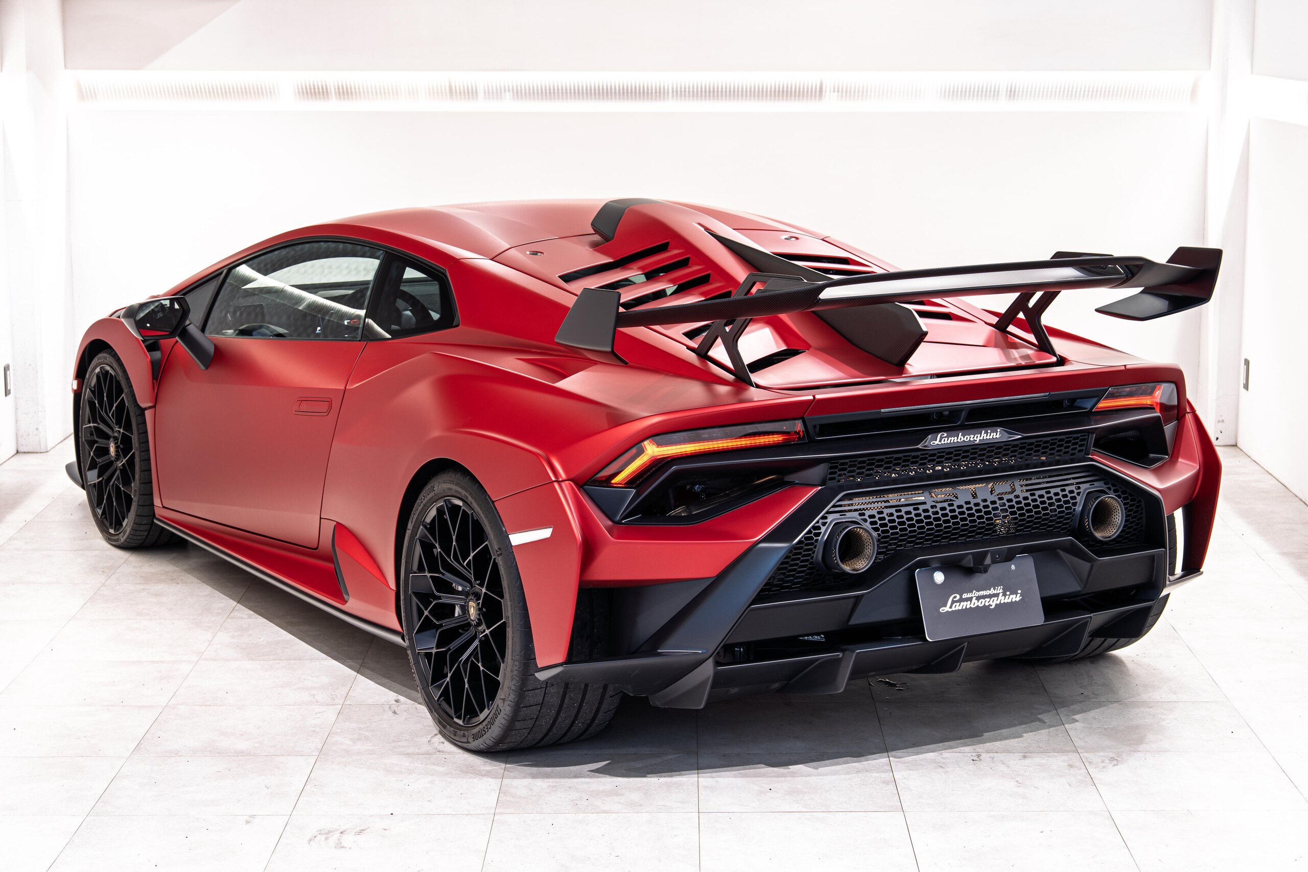 Lamborghini Huracán STO 2022 for sale from Japan - image 5