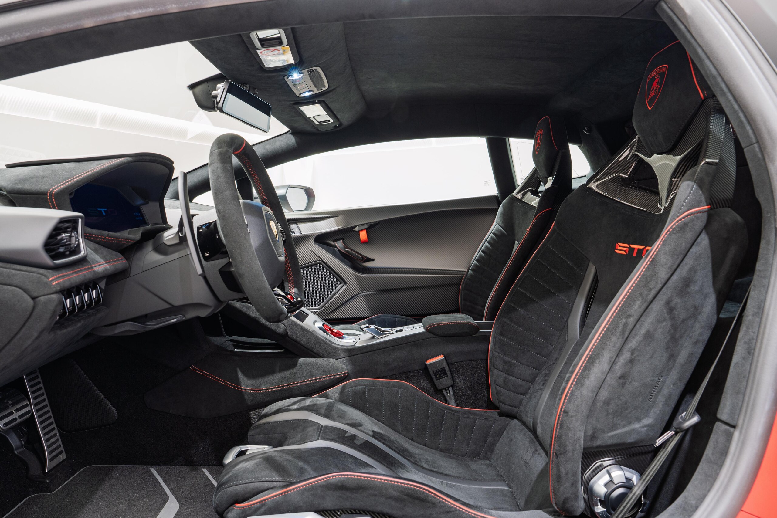Lamborghini Huracán STO 2022 for sale from Japan - image 24