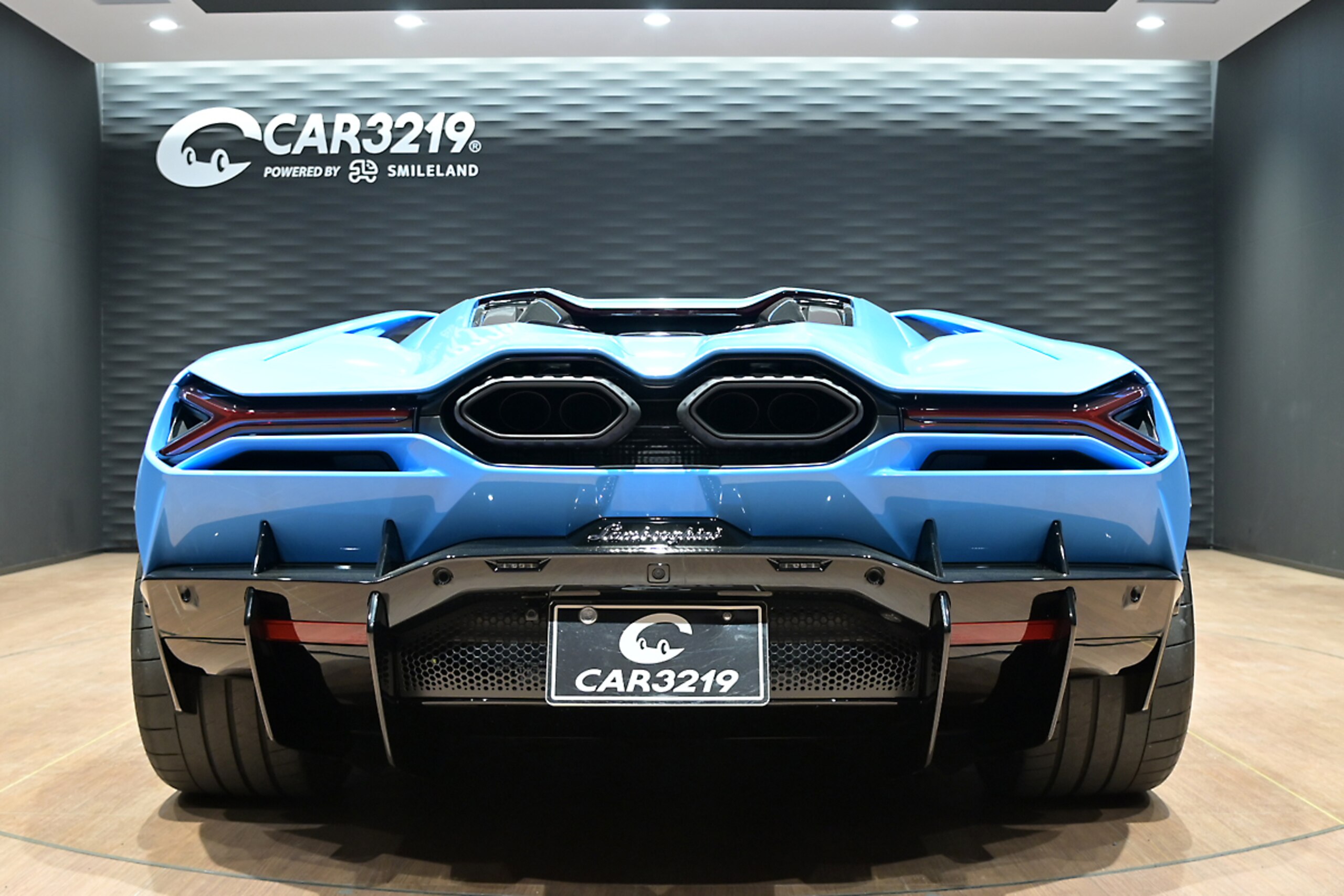 Lamborghini Revuelto (photo: 2)