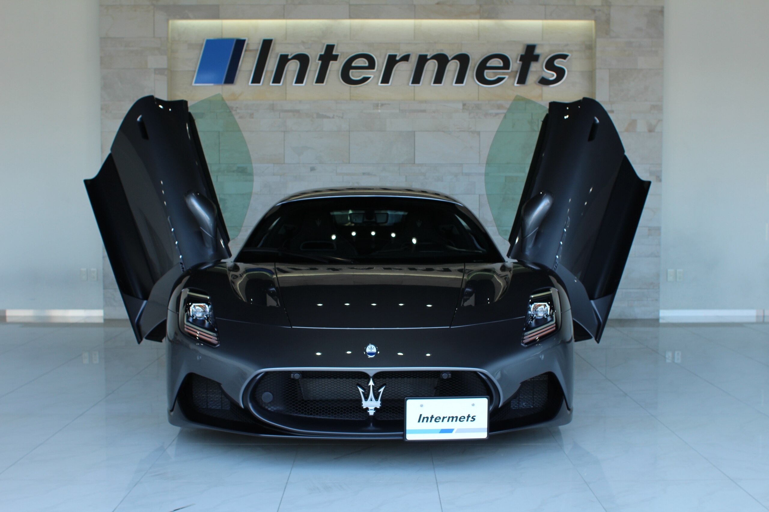 Maserati MC20 (photo: 3)