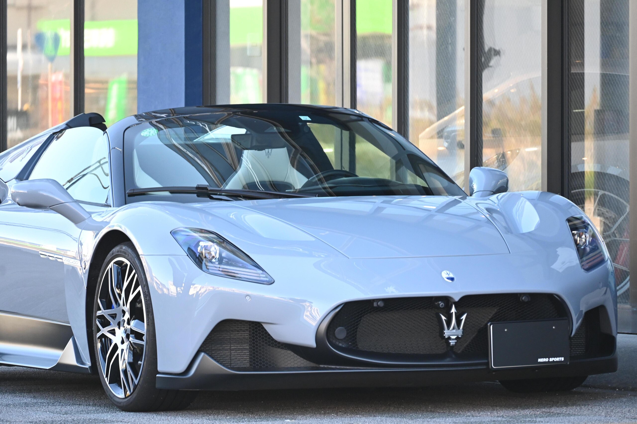 Maserati MC20 Cielo 2023 for sale from Japan - image 4