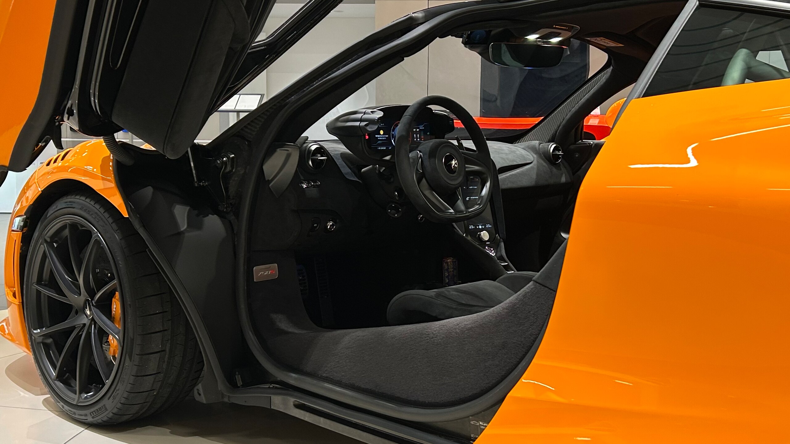 McLaren 750S (photo: 6)