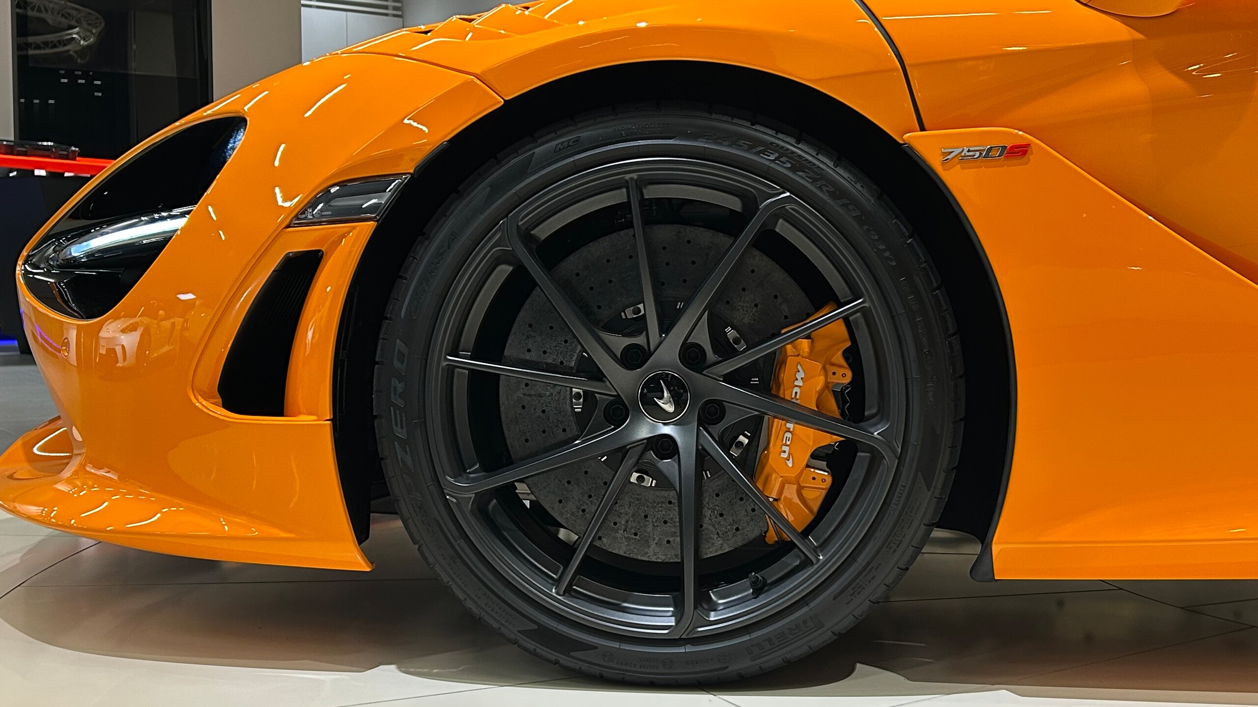 McLaren 750S (photo: 12)