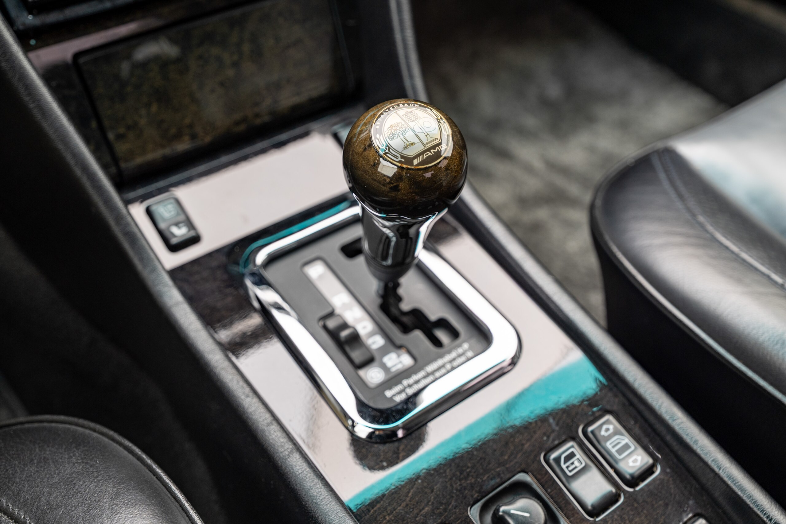 Mercedes Benz 500E (photo: 14)