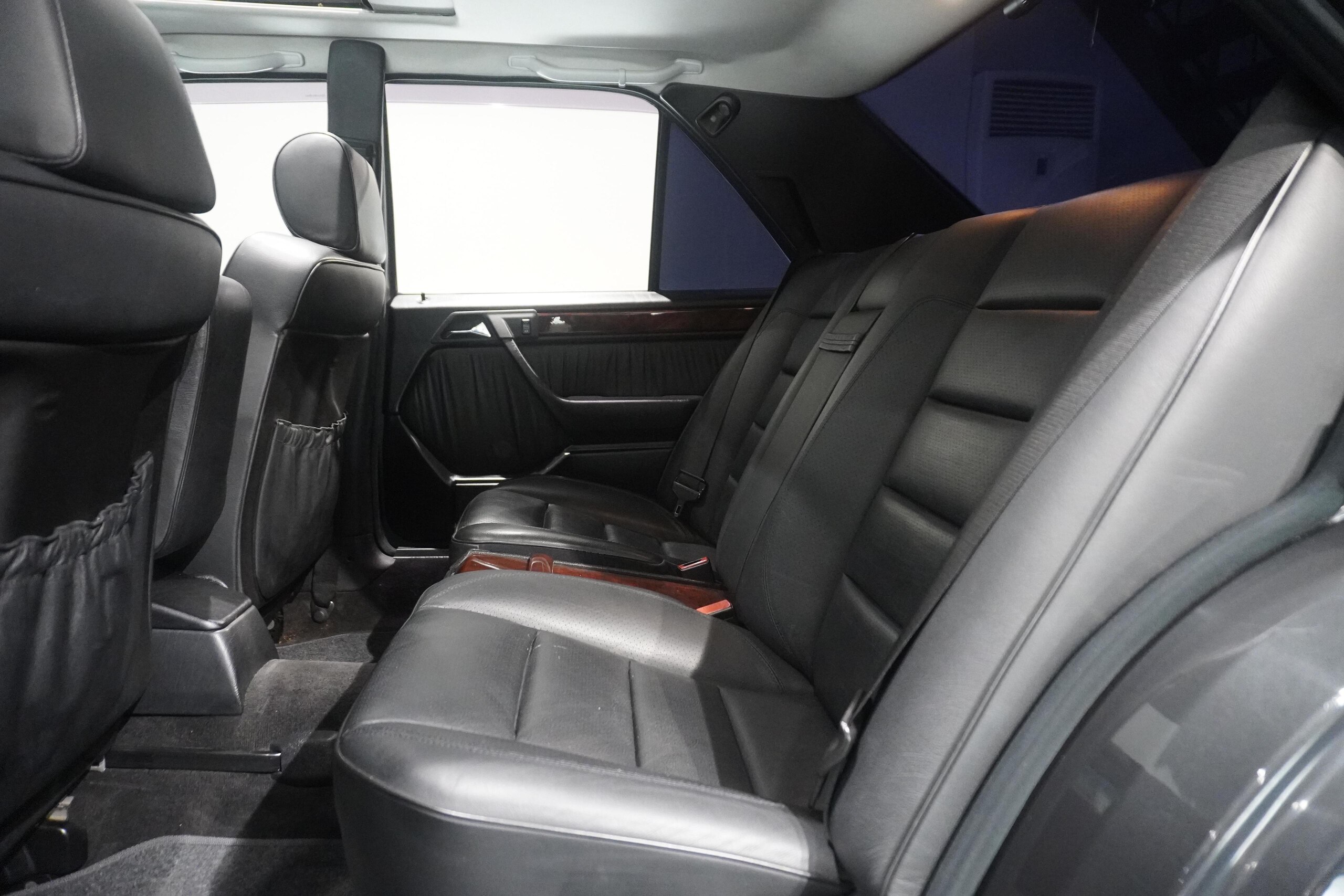Mercedes Benz 500E (photo: 18)