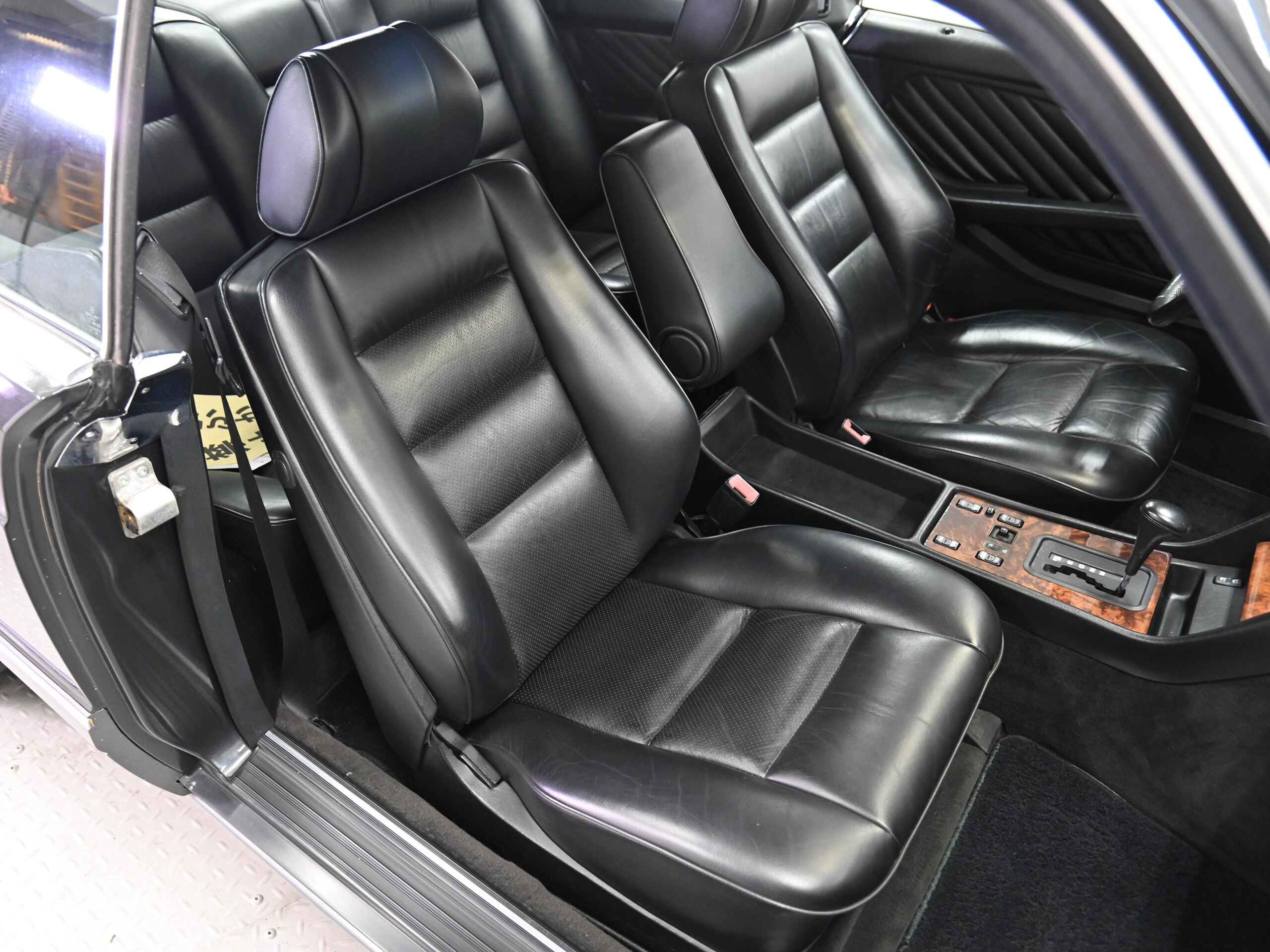 Mercedes Benz 560SEC (photo: 15)