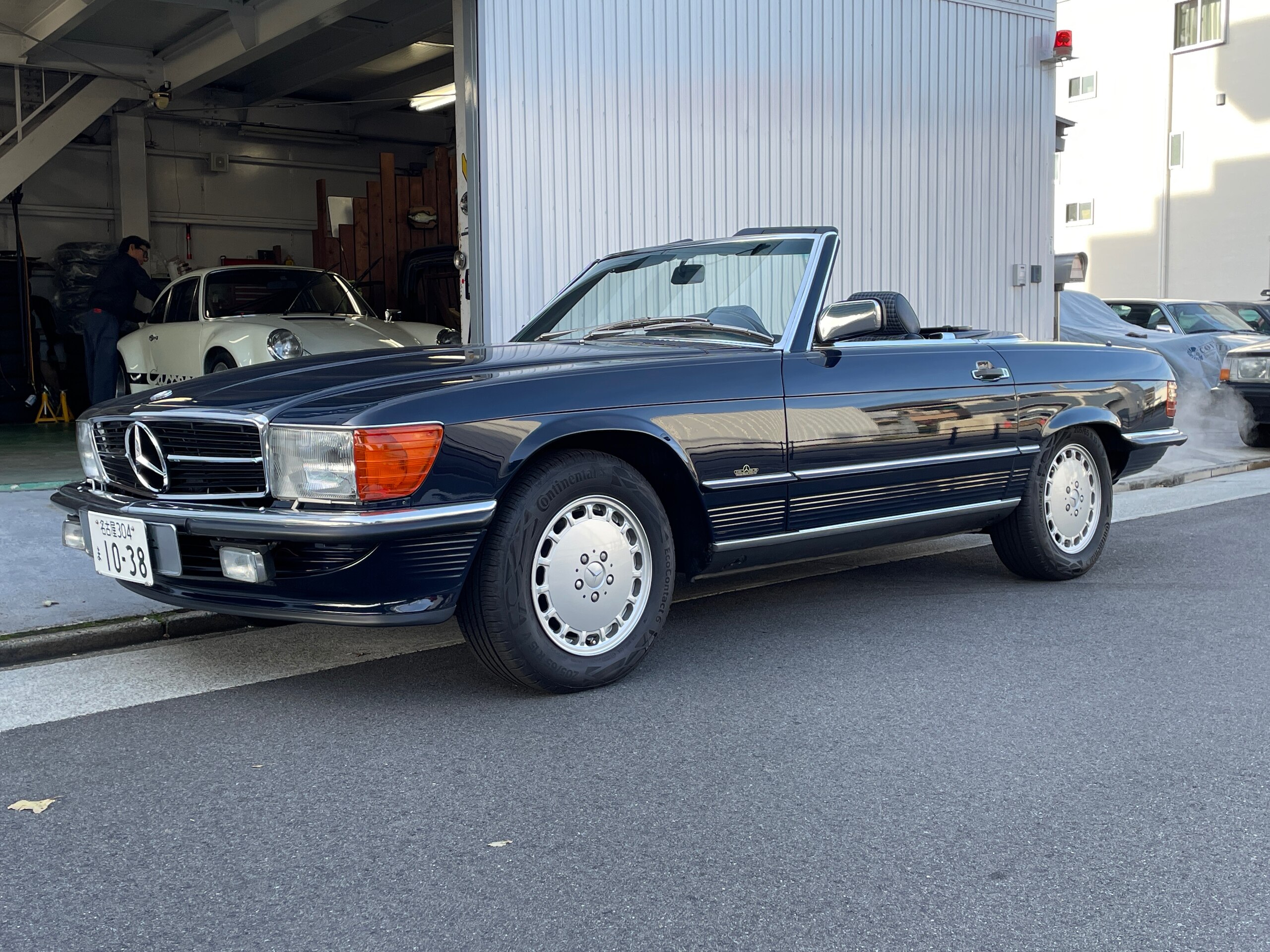 Mercedes Benz 560SL (photo: 6)