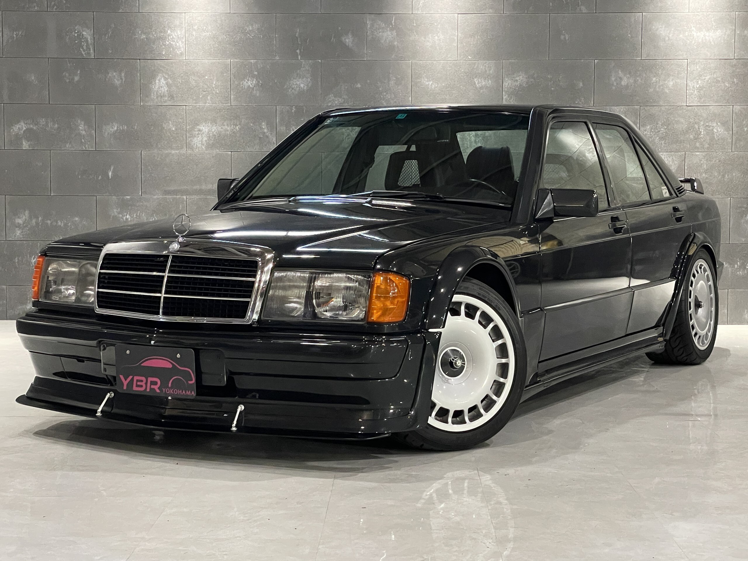 Mercedes Benz 190E (photo: 6)