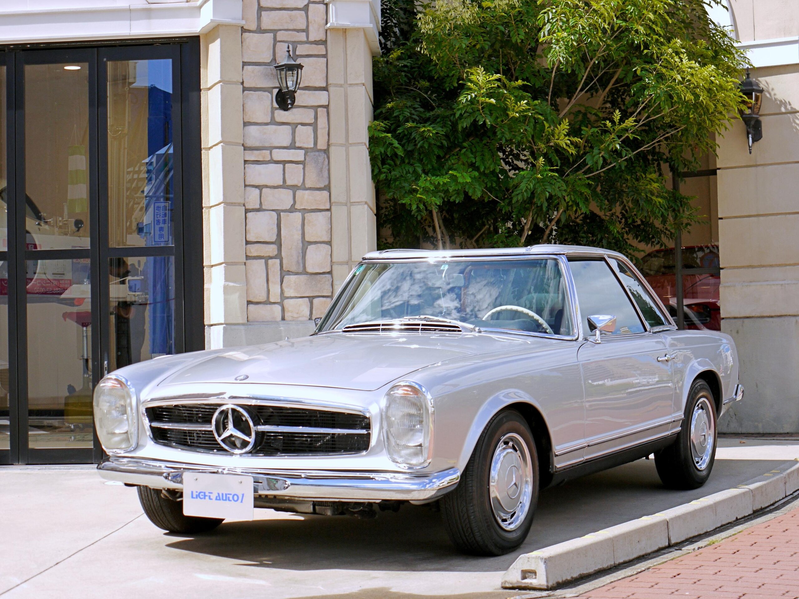 Mercedes Benz 280SL