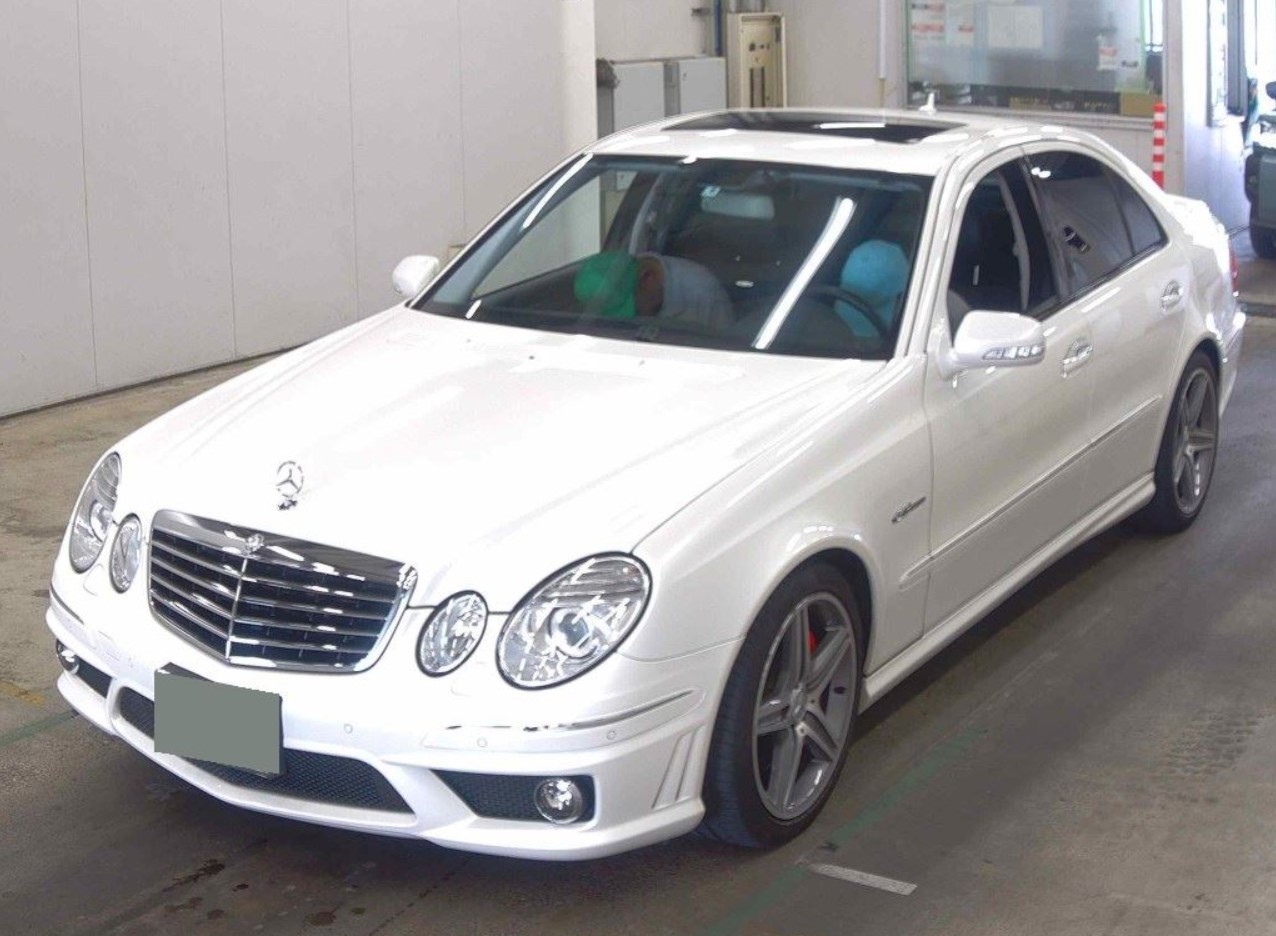 Mercedes Benz E63 AMG (photo: 1)
