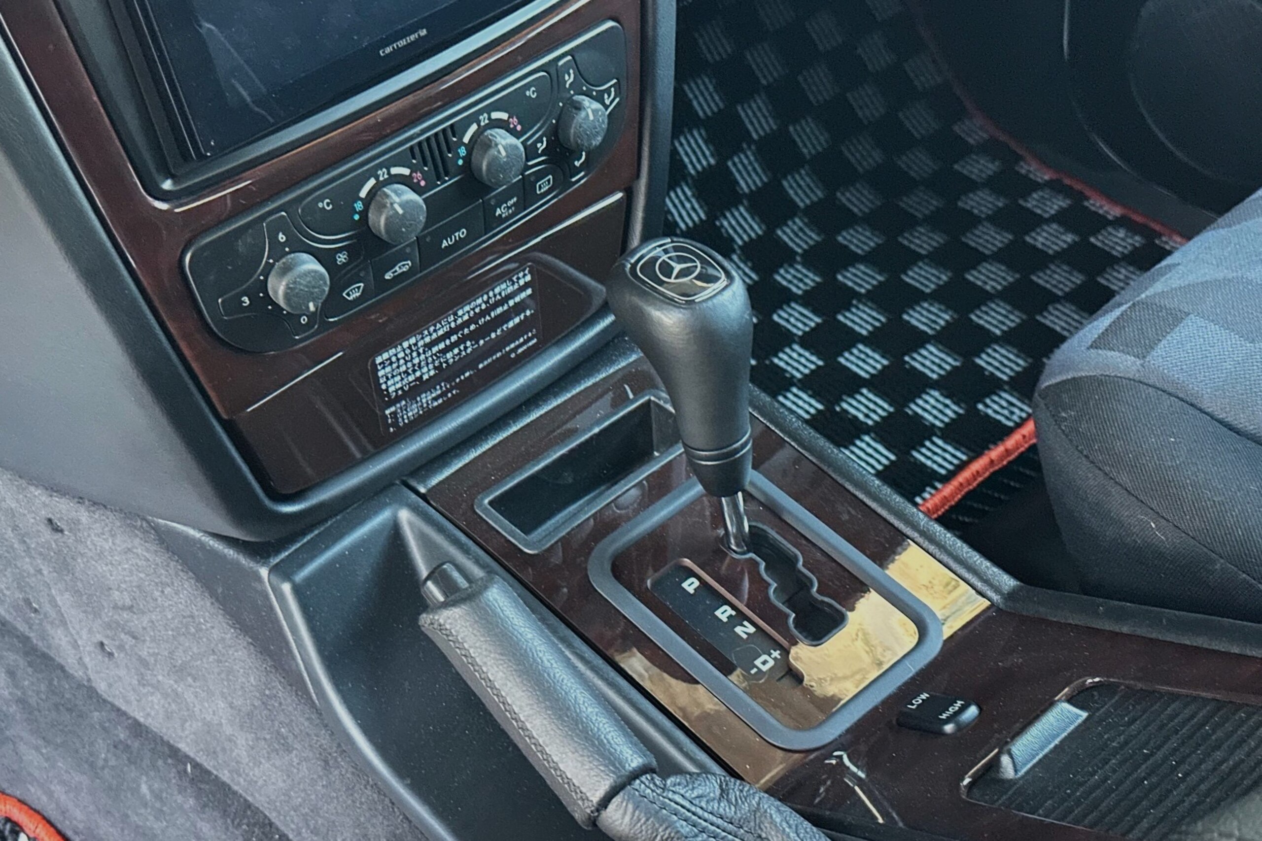 Mercedes Benz G320 (photo: 11)