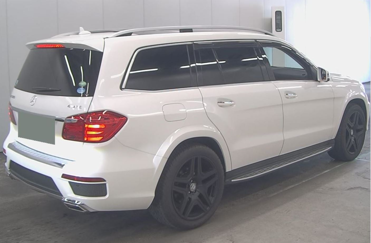 Mercedes Benz GL550 AMG Exclusive Package (photo: 3)