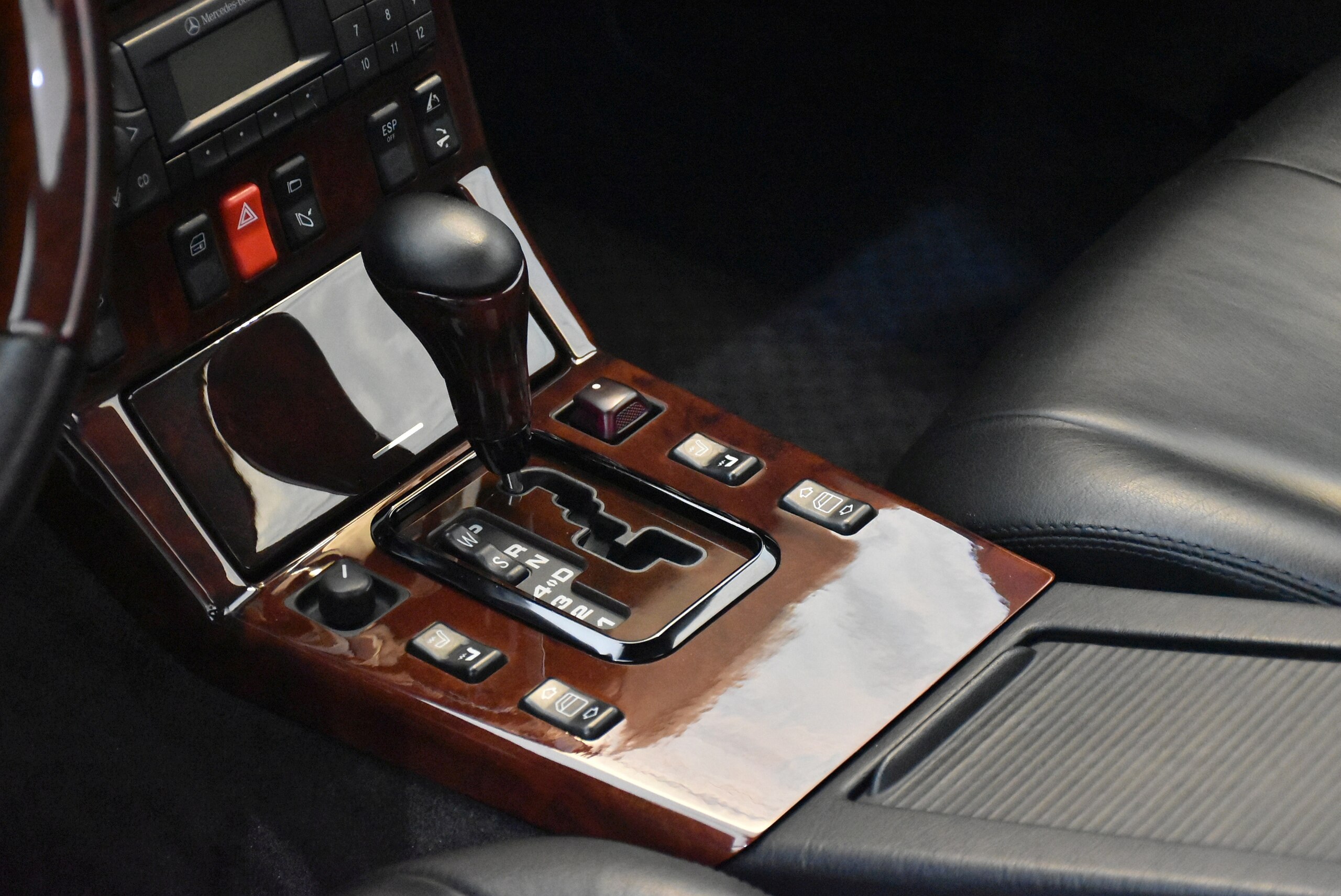 Mercedes Benz SL500 (photo: 9)