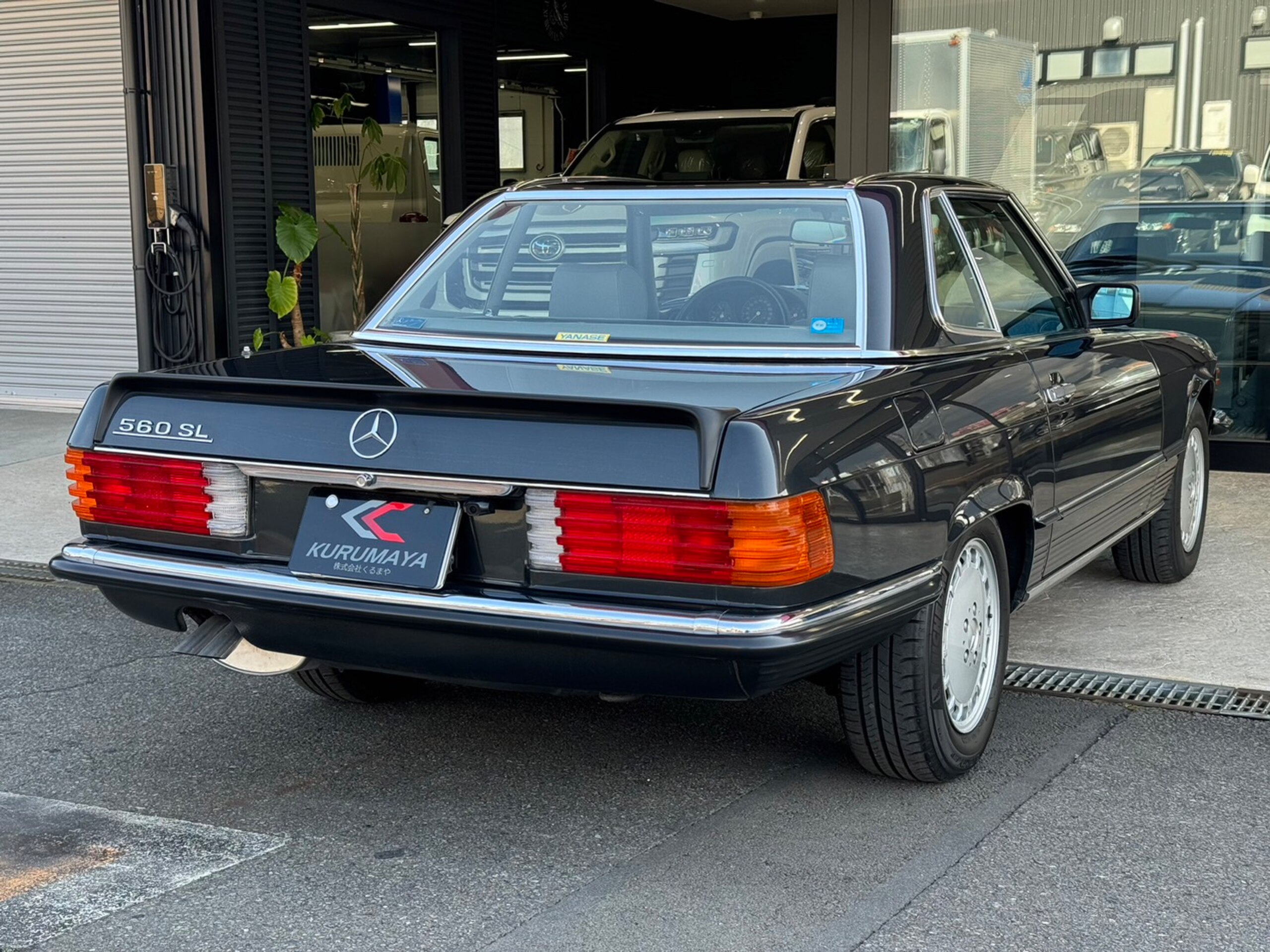 Mercedes Benz SL560 (photo: 3)