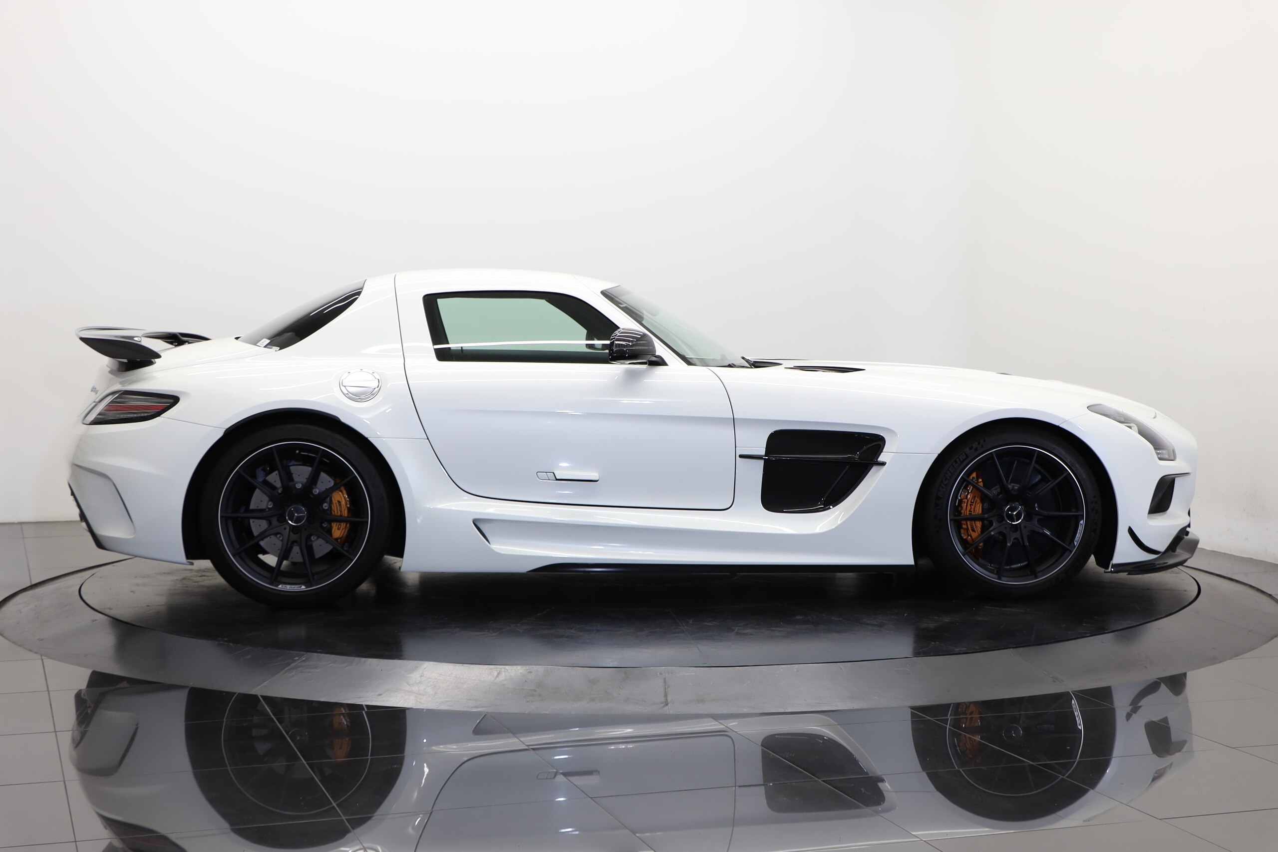 Mercedes Benz SLS AMG (photo: 7)